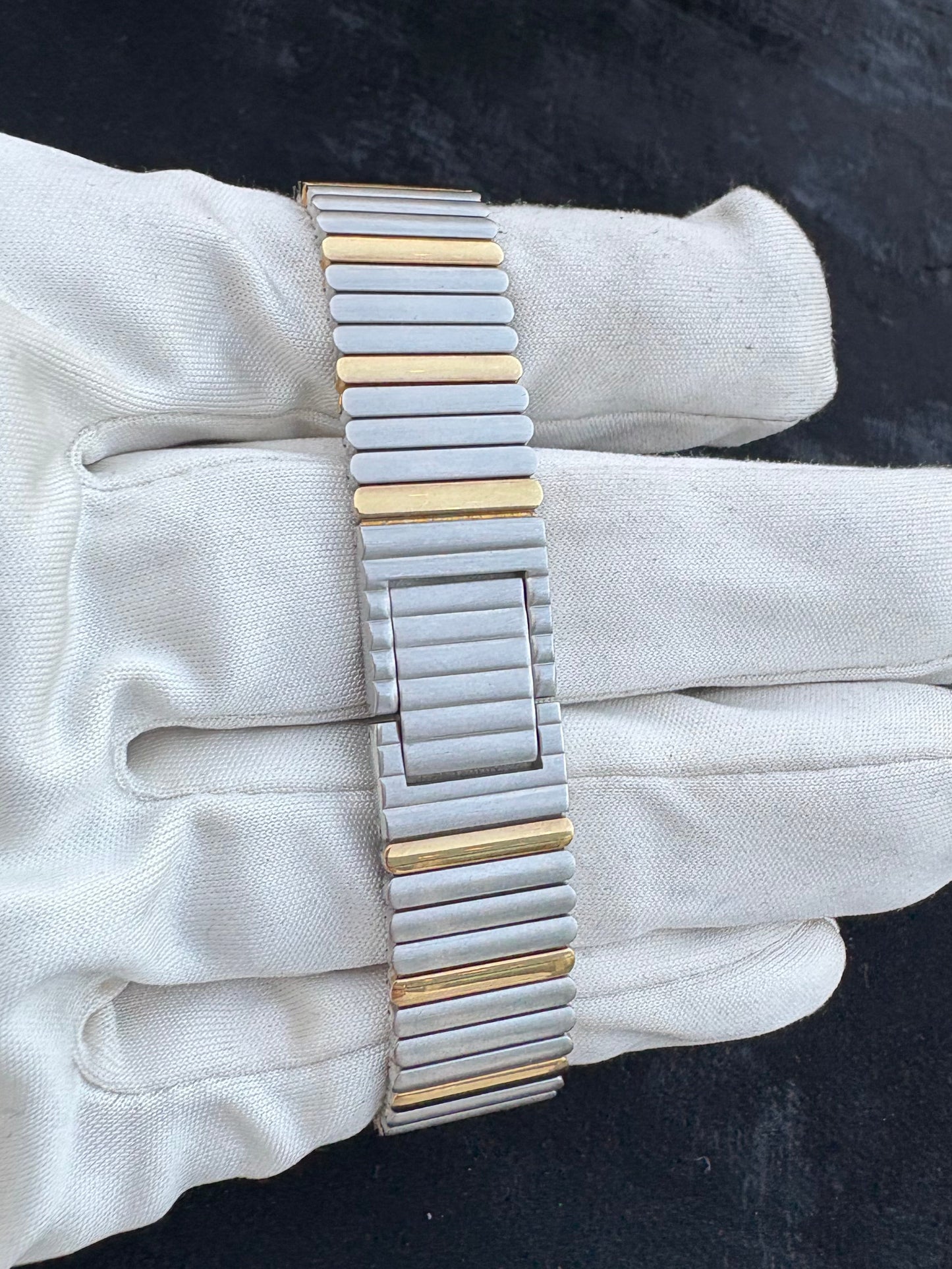 LEONARD SWISS QUARTZ NEVER USED VINTAGE PRE-OWNED WATCH