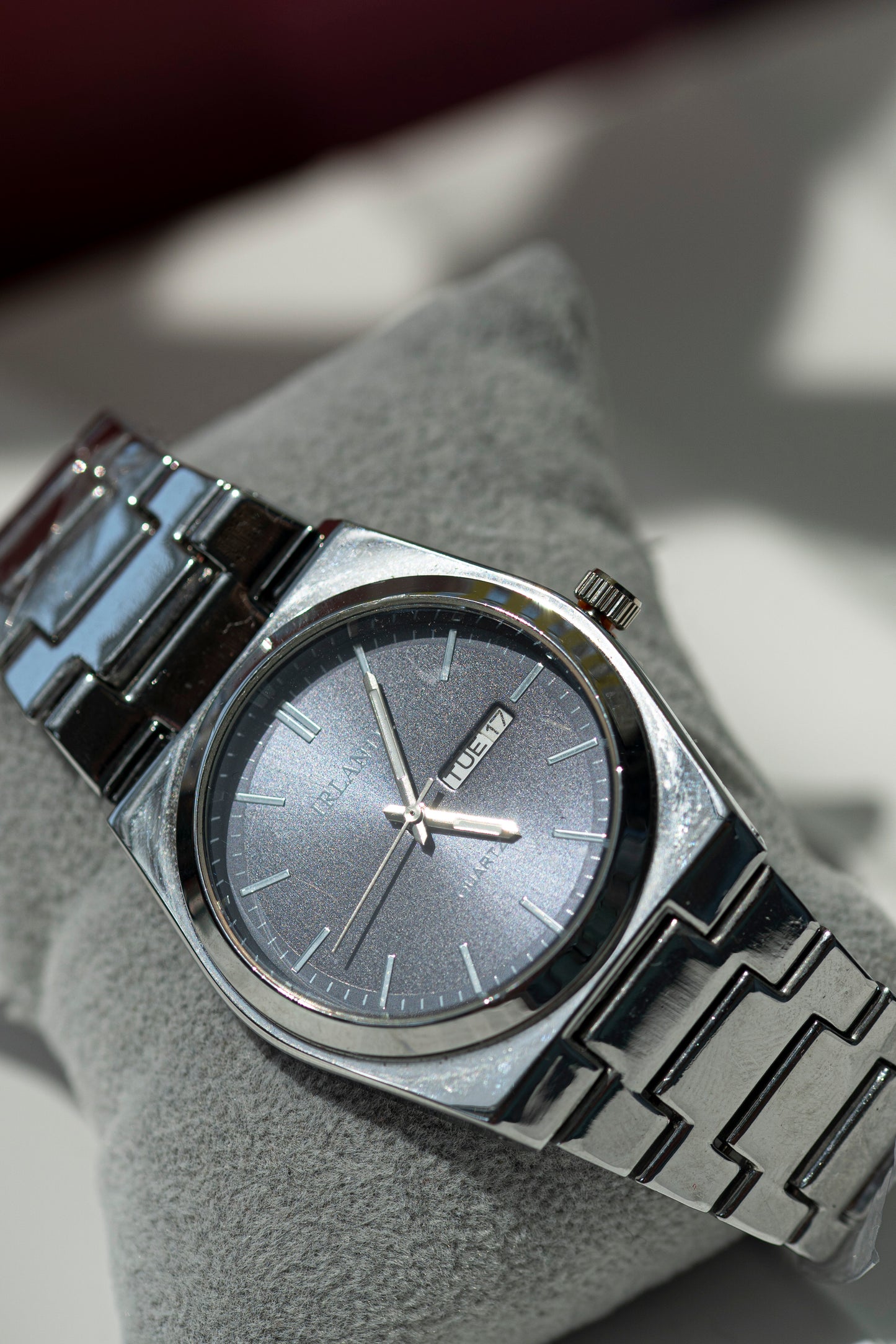 IRLANDY STEEL QUARTZ PRELOVED WATCH