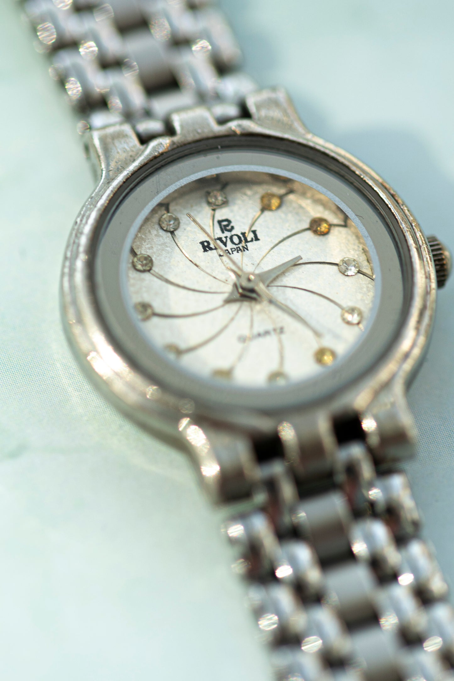 REVOLI STEEL JAPAN QUARTZ PRELOVED WATCH