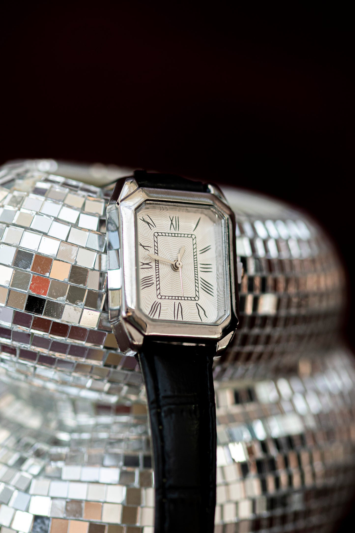 ELEGANT RECTANGULAR STEEL QUARTZ FASHION WATCH CHINESE