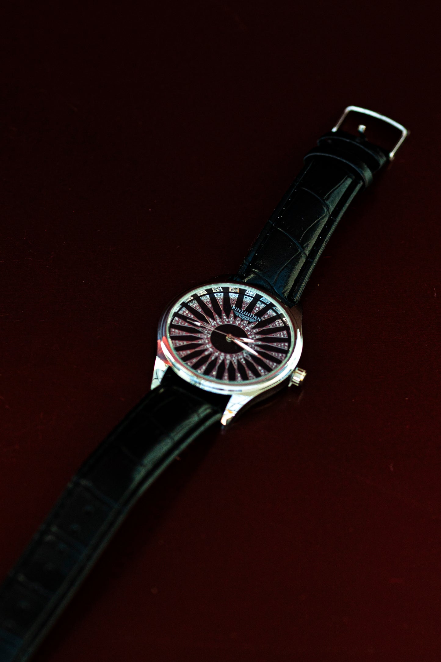 BINLIHUAN STEEL QUARTZ FASHION WATCH