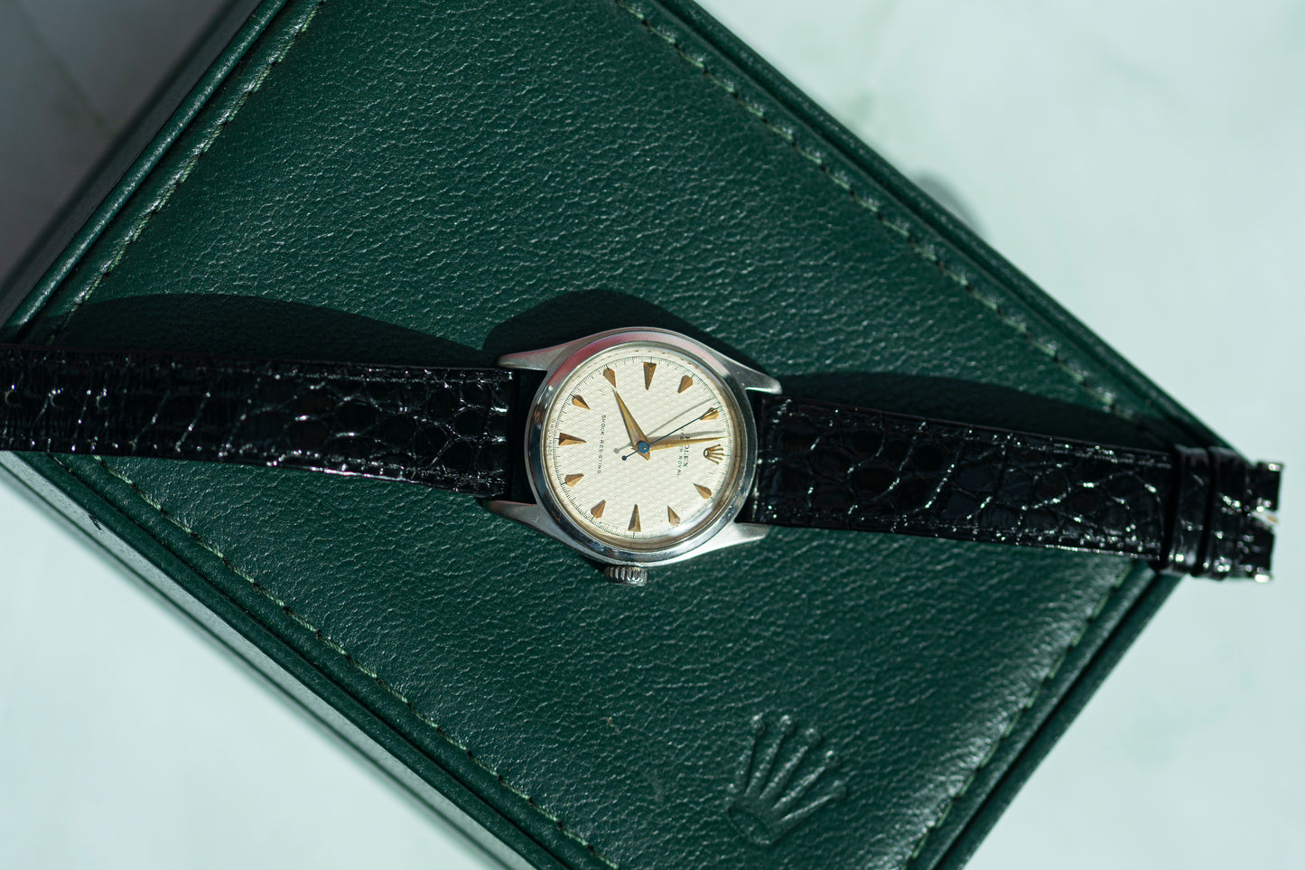 ROLEX OYSTER ROYAL VINTAGE 1950s MANUAL WINDING SWISS PRELOVED WATCH