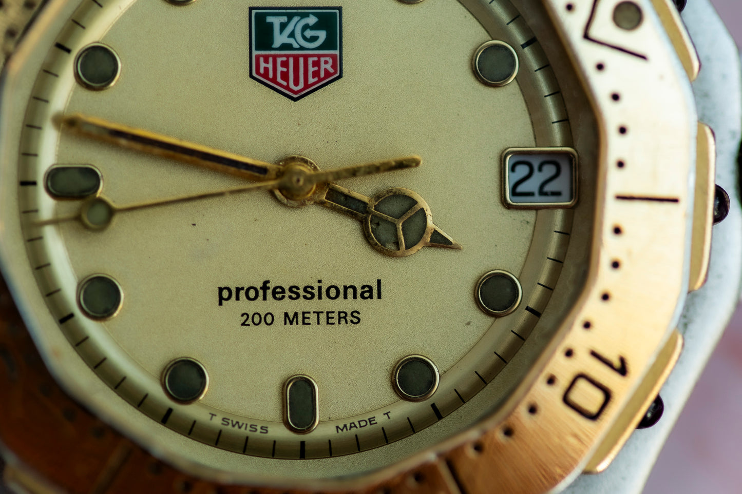 TAG HEUER PROFESSIONAL 200 METERS TWO-TONE CHAMPAGNE DIAL STAINLESS STEEL SWISS QUARTZ PRELOVED WATCH