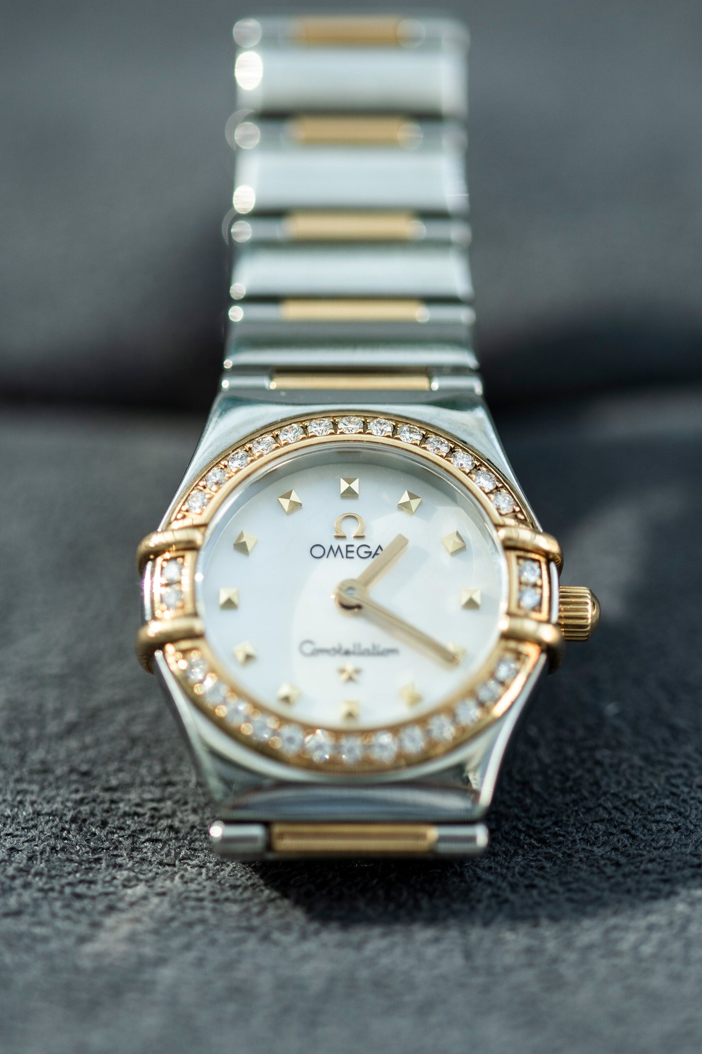 OMEGA CONSTELLATION MINI TWO-TONE MOTHER OF PEARL 18K GOLD FACTORY DIAMONDS SWISS QUARTZ PRELOVED WATCH
