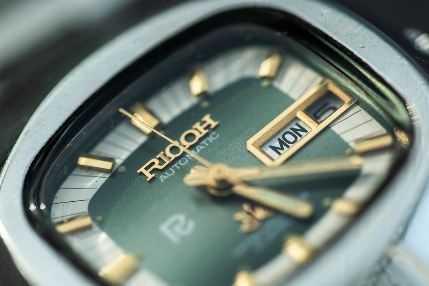 RICOH AUTOMATIC DAY-DATE GREEN DIAL STAINLESS STEEL VINTAGE JAPAN PRELOVED WATCH