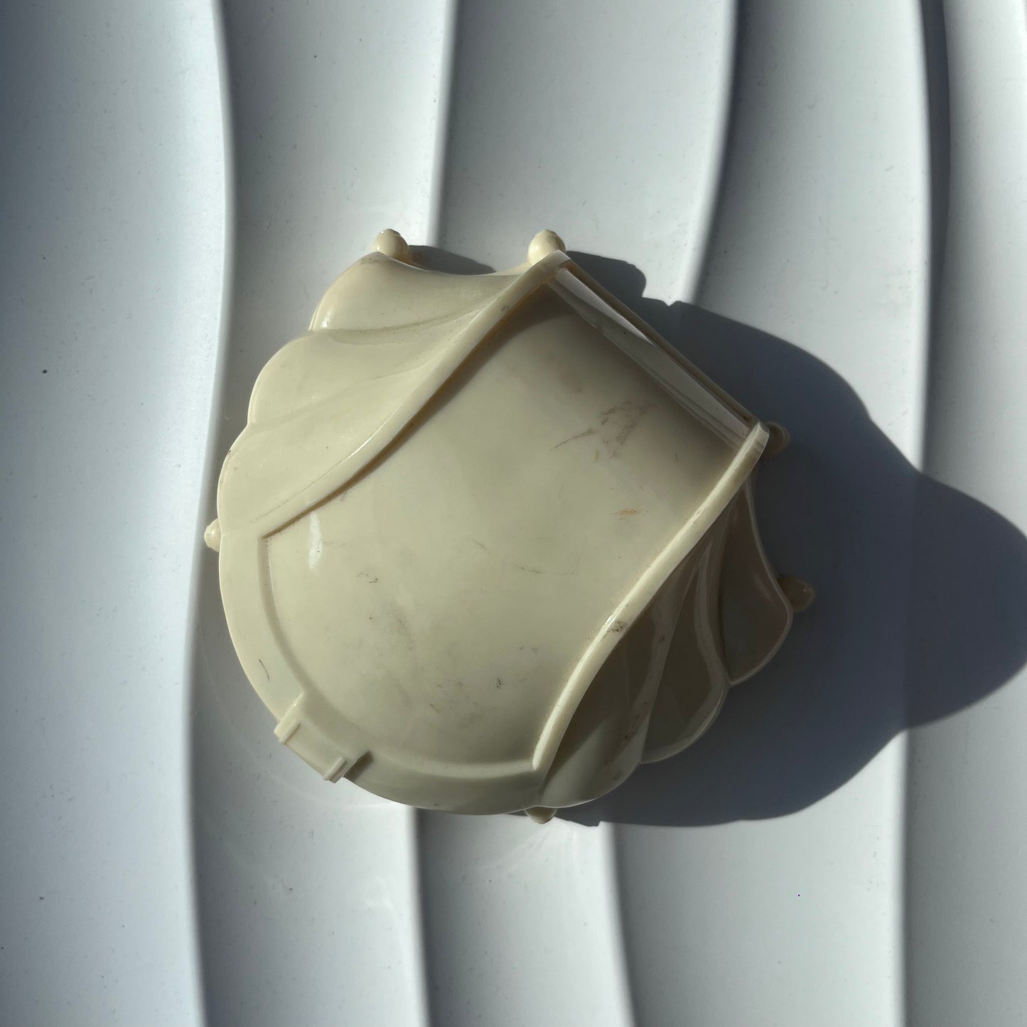 TERRENE SHELL-SHAPED VINTAGE WATCH BOX PRESENTATION CASE