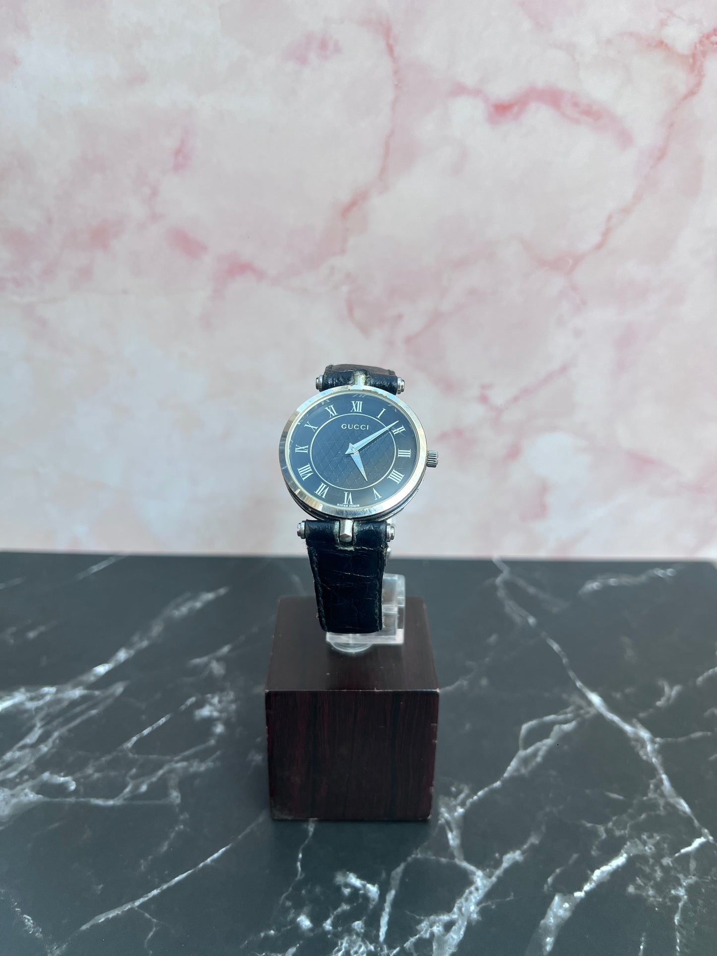 GUCCI BLACK ROMAN LINEN DIAL QUARTZ SWISS PRELOVED WATCH
