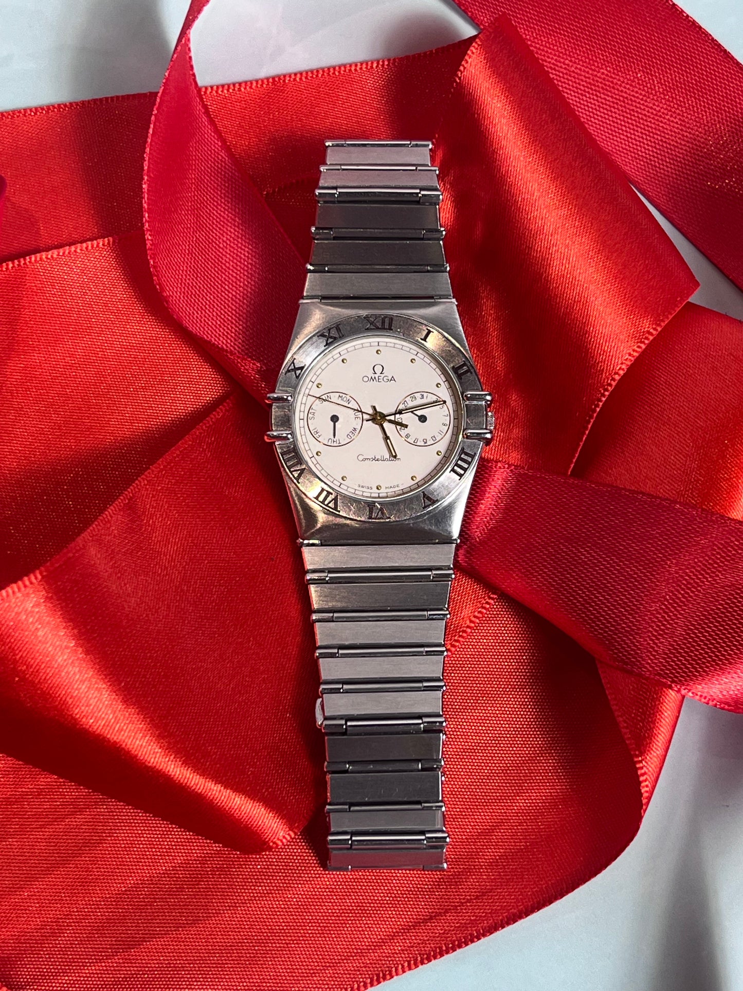 OMEGA CONSTELLATION 1980s DATE QUARTZ SWISS PRELOVED WATCH