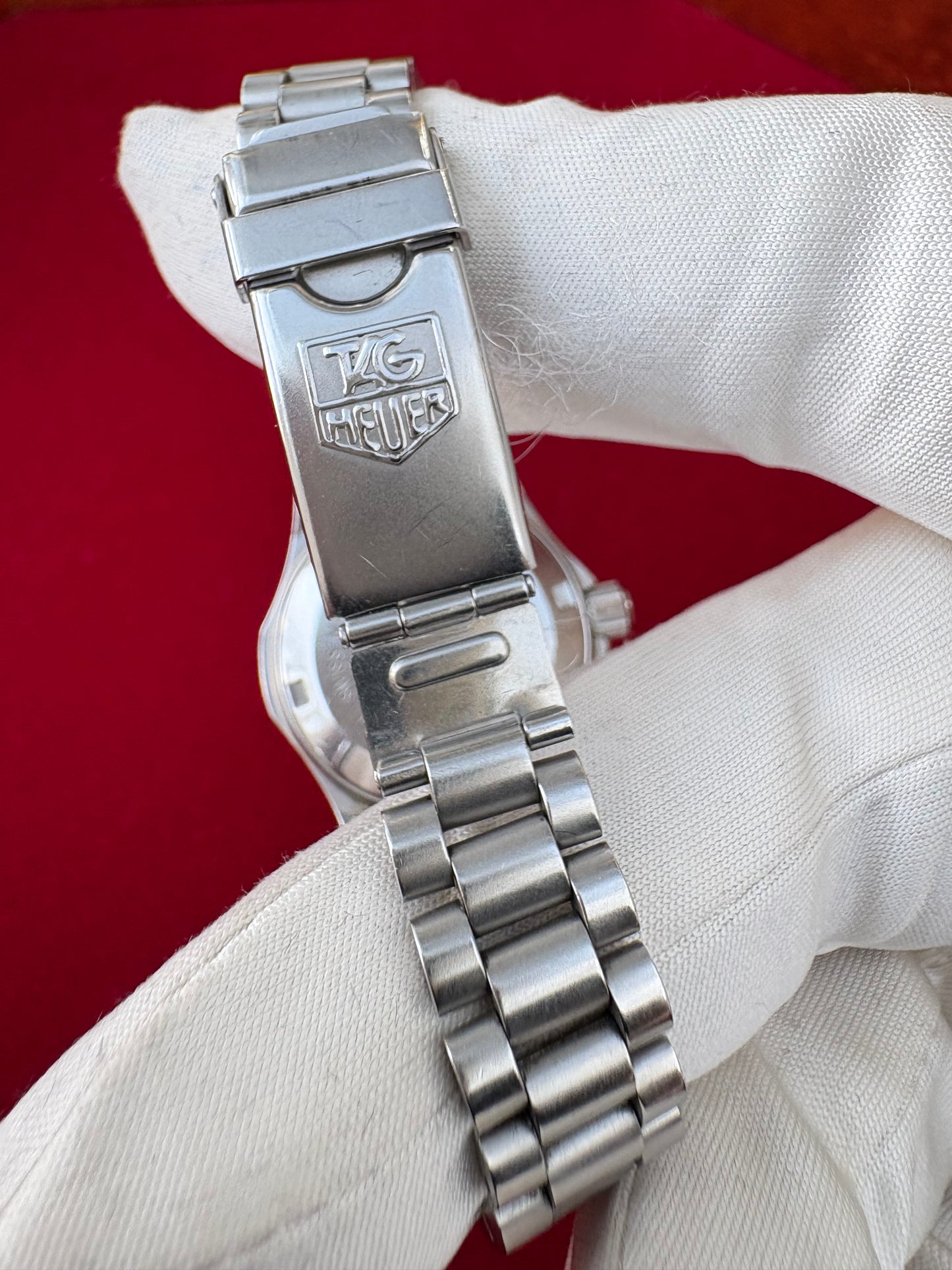 TAG HEUER PROFESSIONAL 2000 LADIES PREOWNED QUARTZ SWISS DIVER WATCH