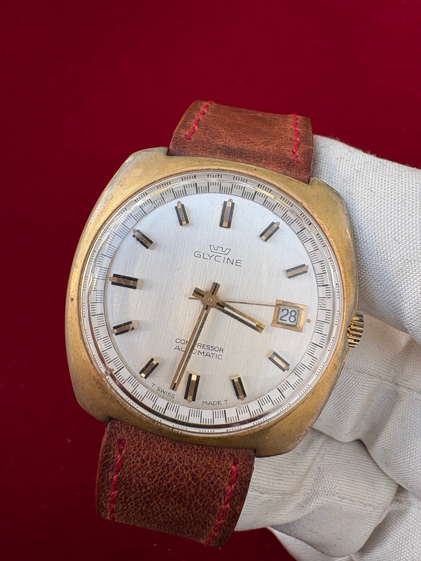 GLYCINE COMPRESSOR AUTOMATIC VINTAGE 1970s SWISS PREOWNED WATCH