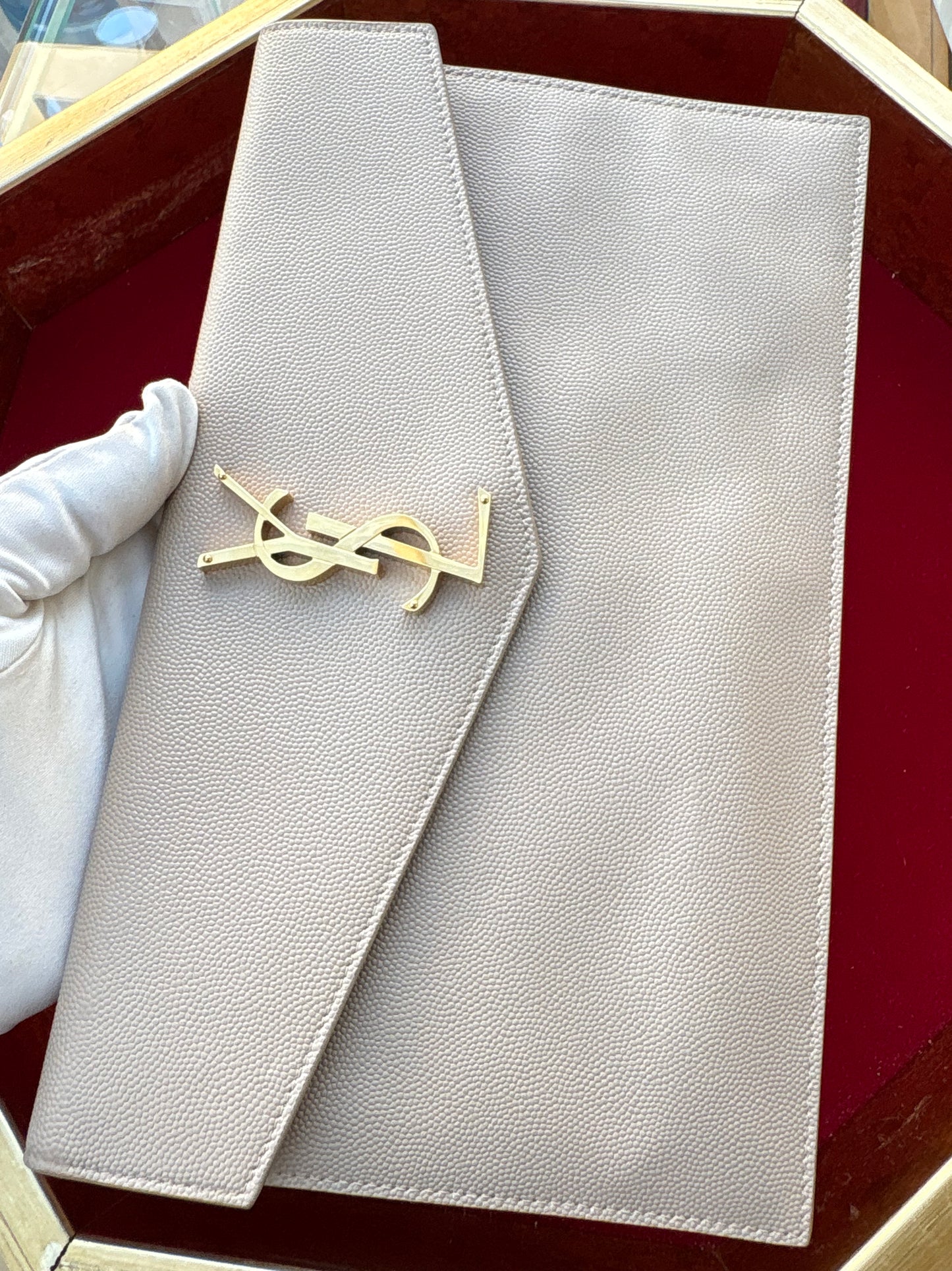YVES SAINT LAUREN YSL UPTOWN PREOWNED LEATHER CLUTCH