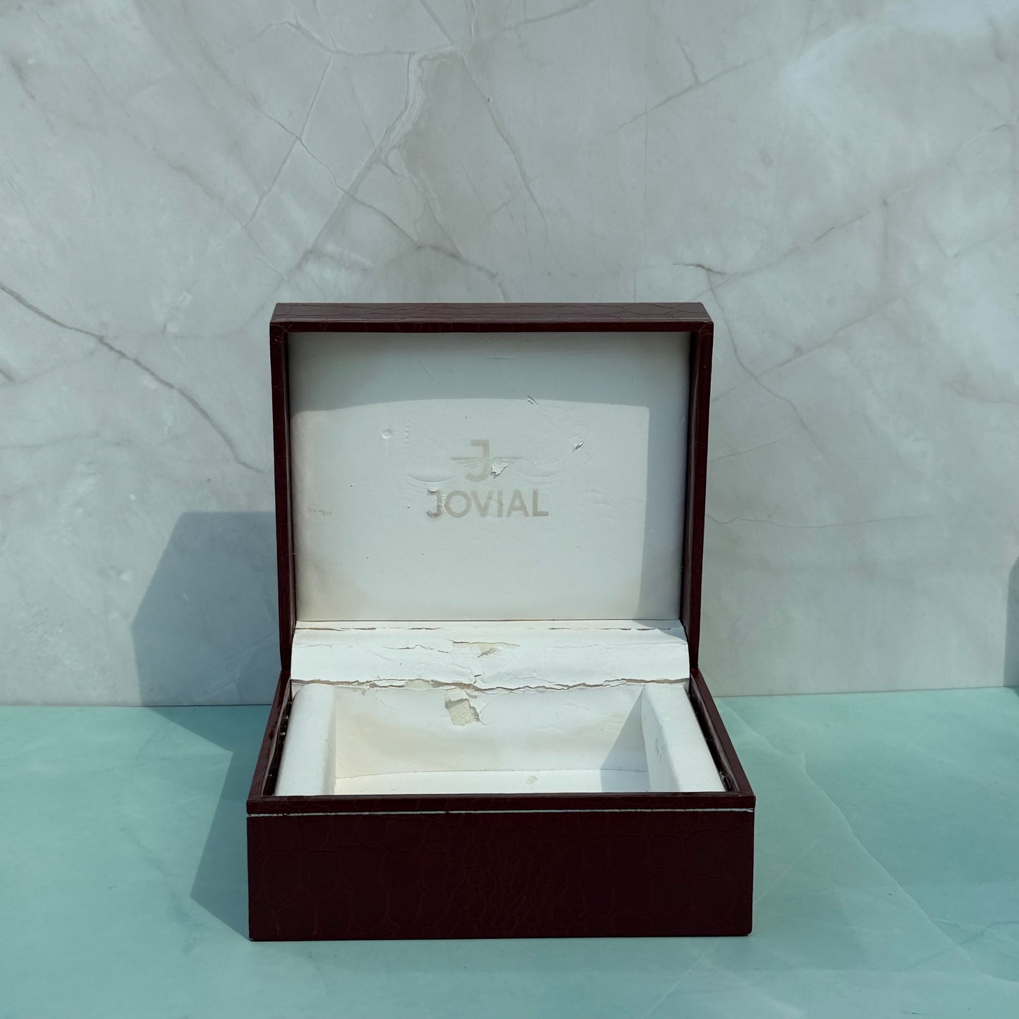 JOVIAL ORIGINAL BURGUNDY CROCODILE PATTERN WATCH PRESENTATION BOX