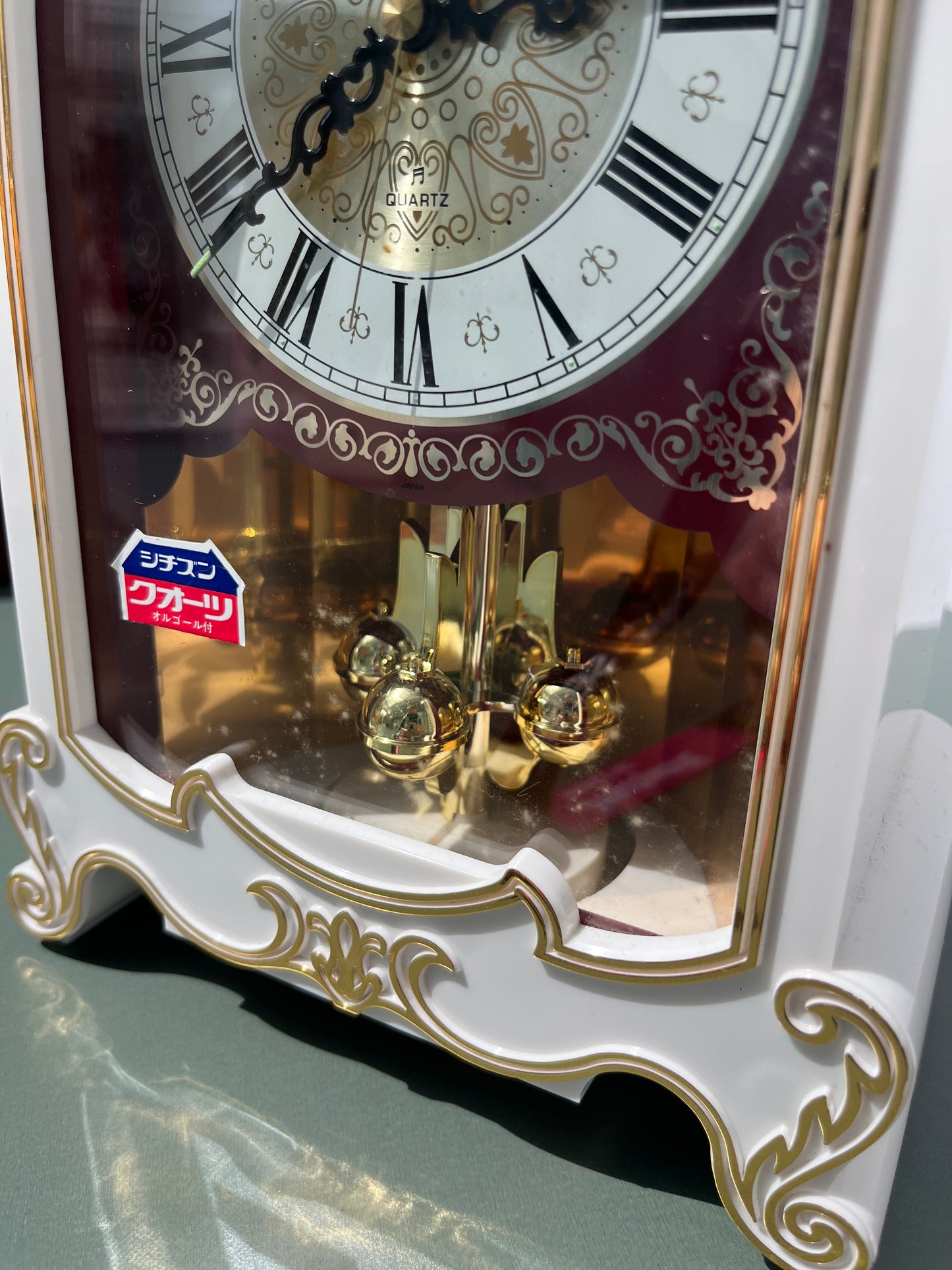 CITIZEN ORNATE MANTEL CLOCK QUARTZ JAPAN PRELOVED WHITE GOLD MUSICAL PENDULUM CLOCK