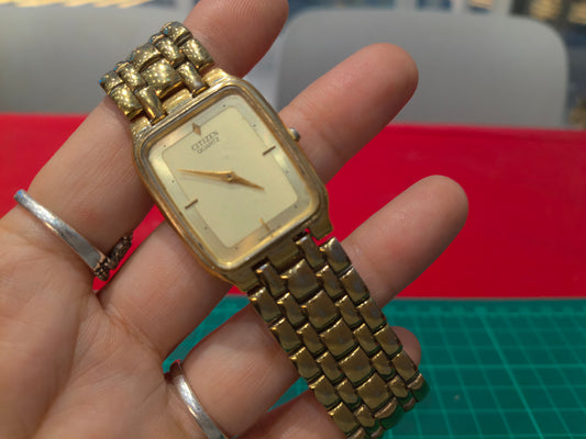 CITIZEN  TANK QUARTZ YELLOW GOLD JAPAN