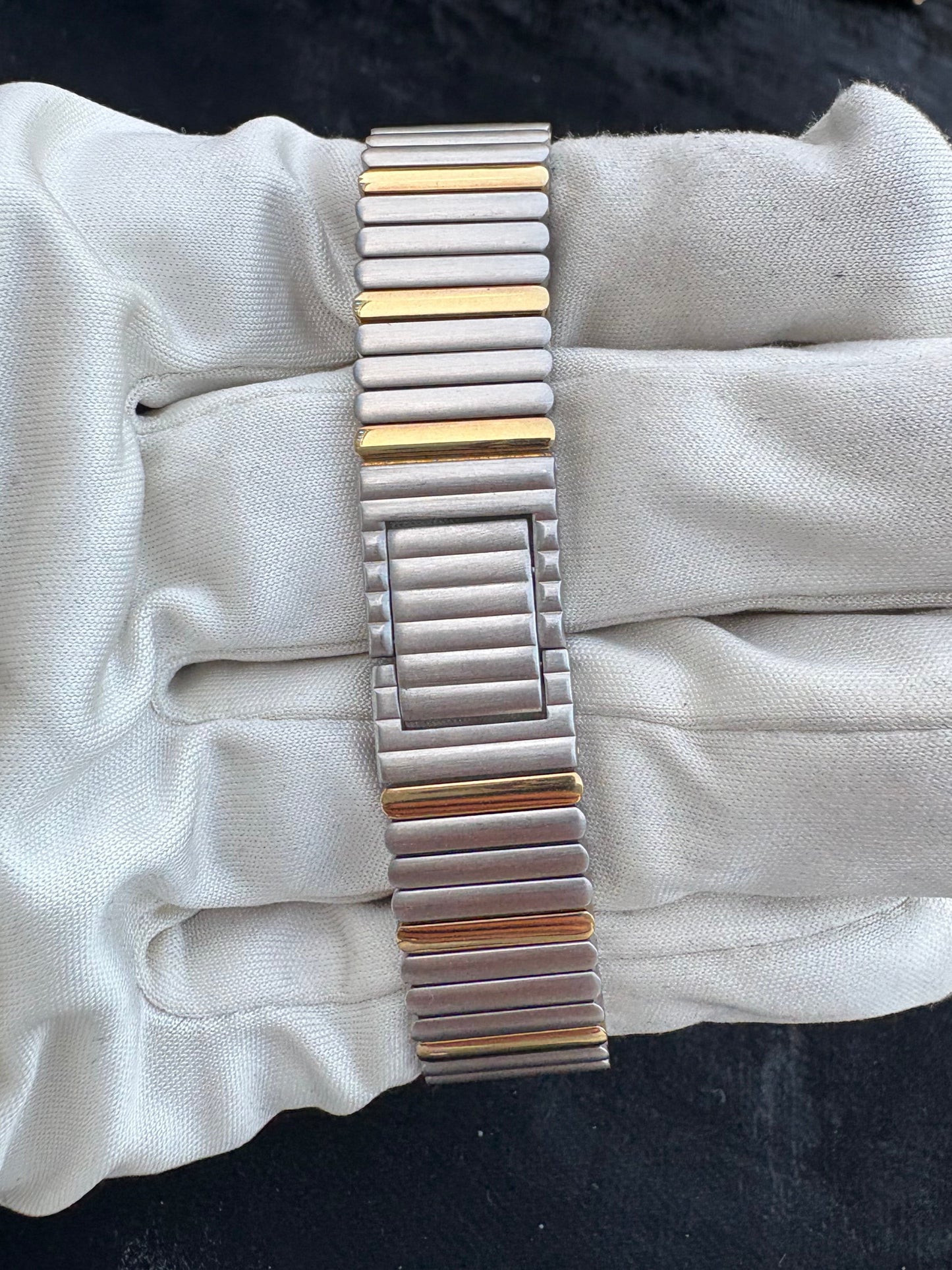 LEONARD SWISS QUARTZ NEVER USED VINTAGE PRE-OWNED WATCH
