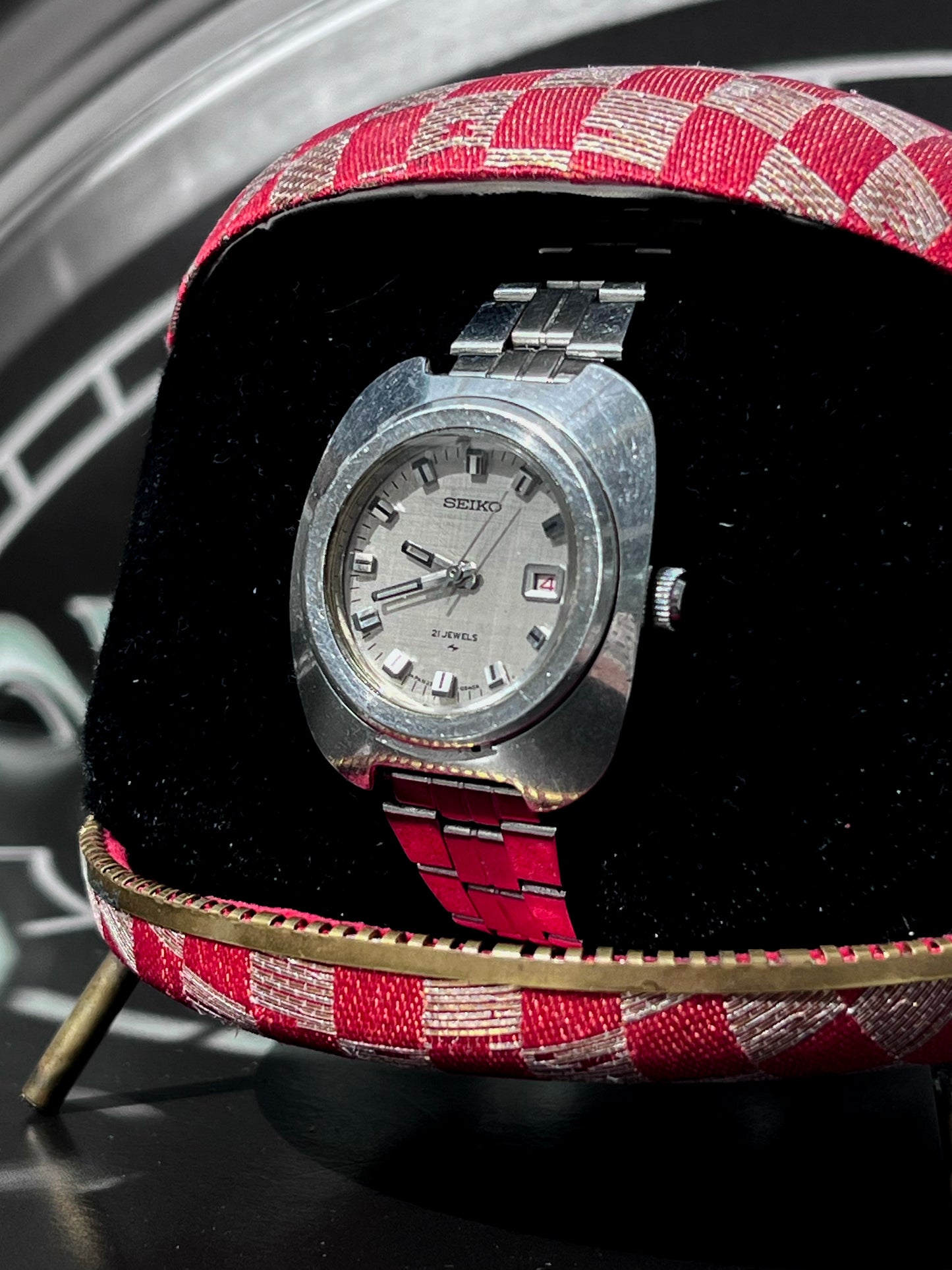 SEIKO MANUAL WINDING PRELOVED WATCH