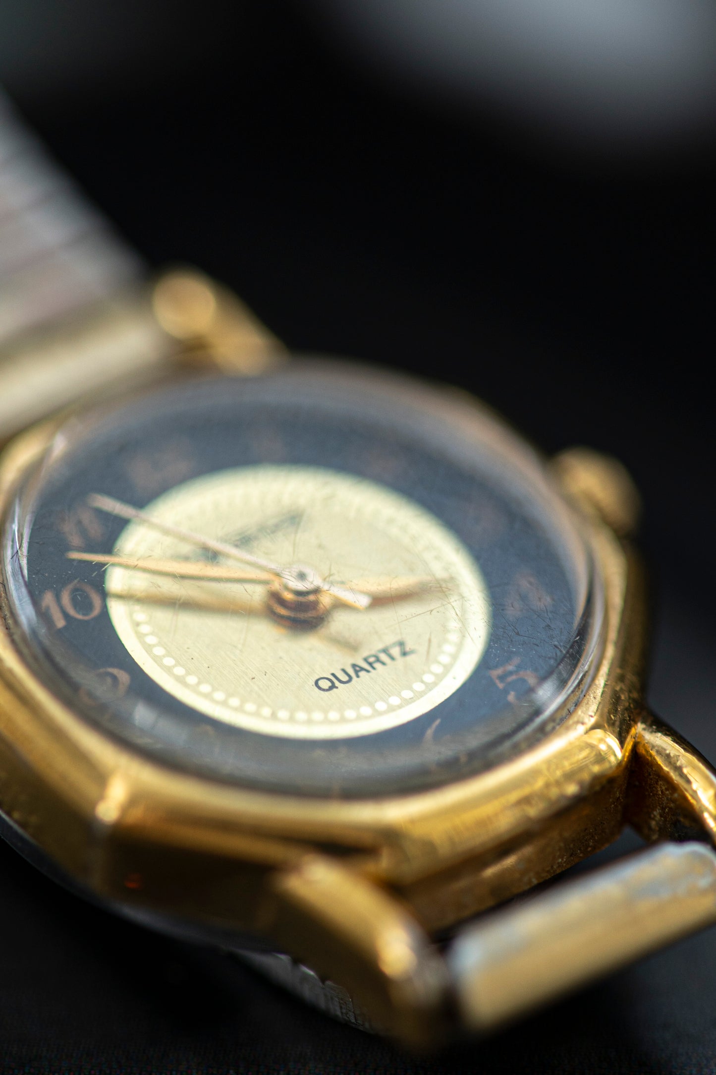 ADVANCE GOLD PLATED JAPAN QUARTZ PRELOVED WATCH
