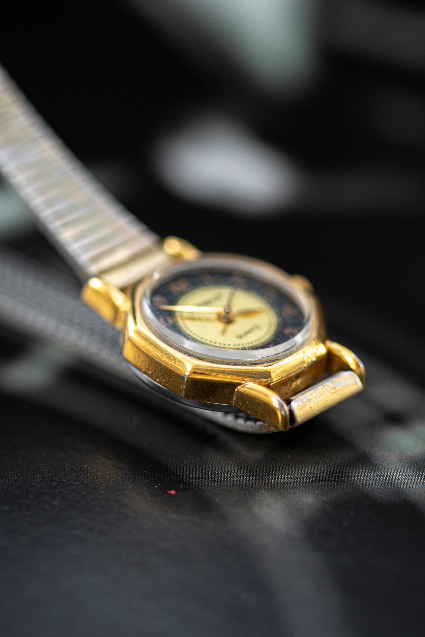 ADVANCE GOLD PLATED JAPAN QUARTZ PRELOVED WATCH