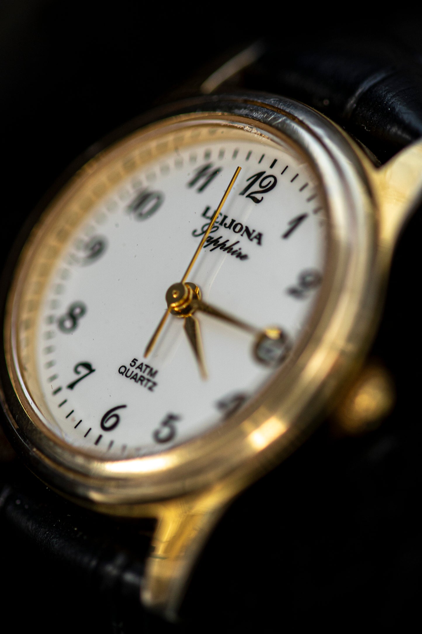 LEIJONA SAPPHIRE GOLD PLATED QUARTZ FINLAND PRELOVED WATCH