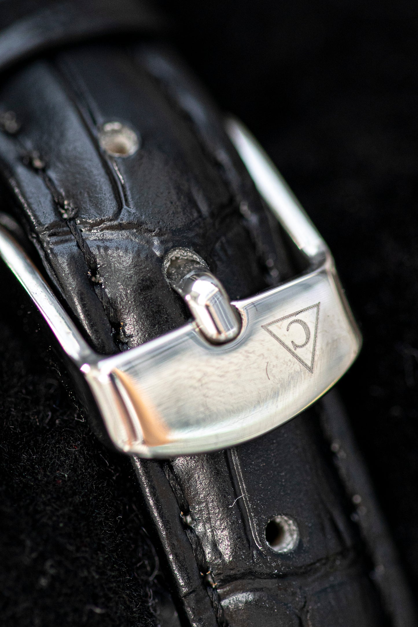 LEIJONA SAPPHIRE GOLD PLATED QUARTZ FINLAND PRELOVED WATCH