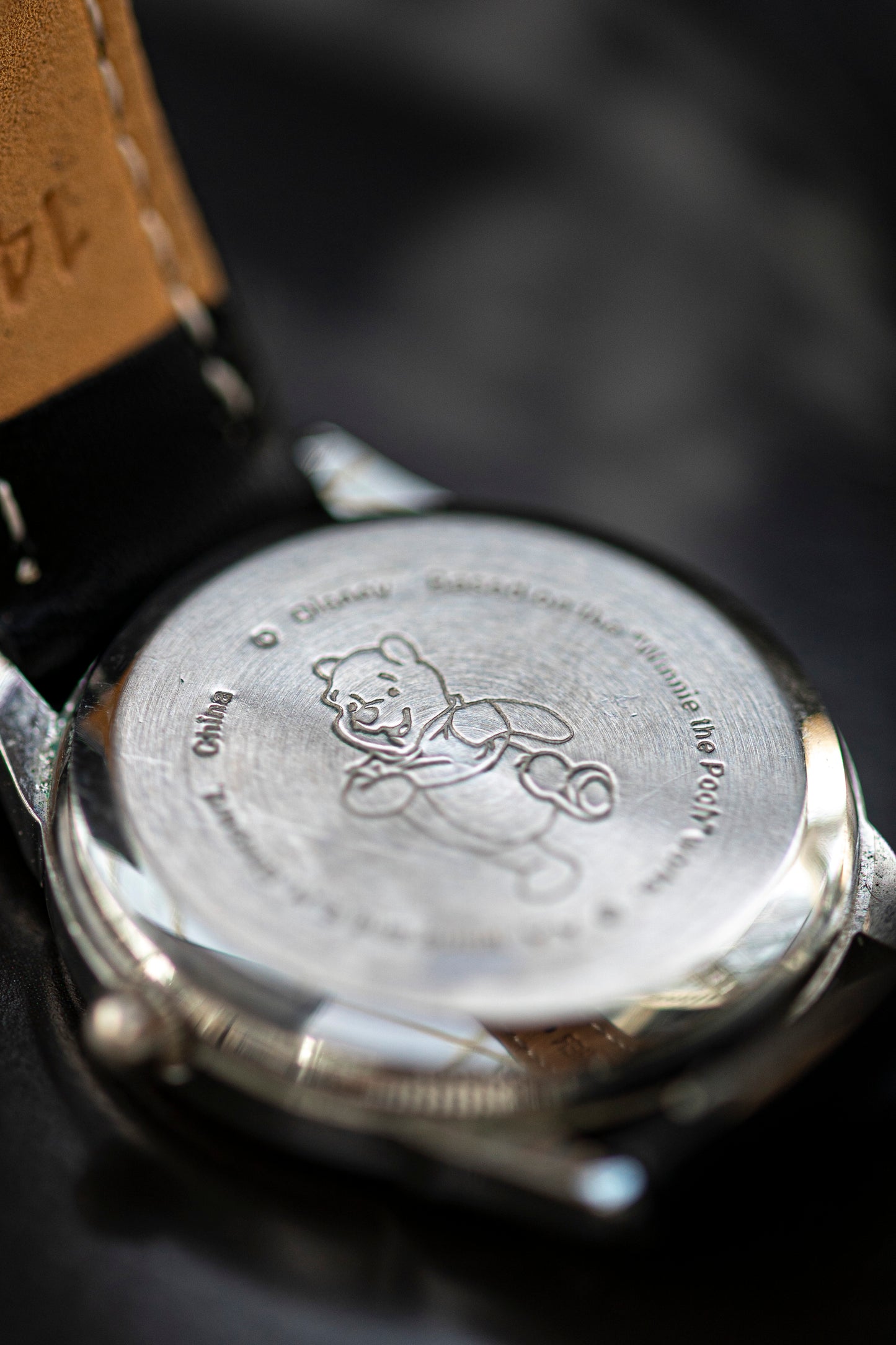 DISNEY WINNIE THE POOH STEEL QUARTZ WATCH