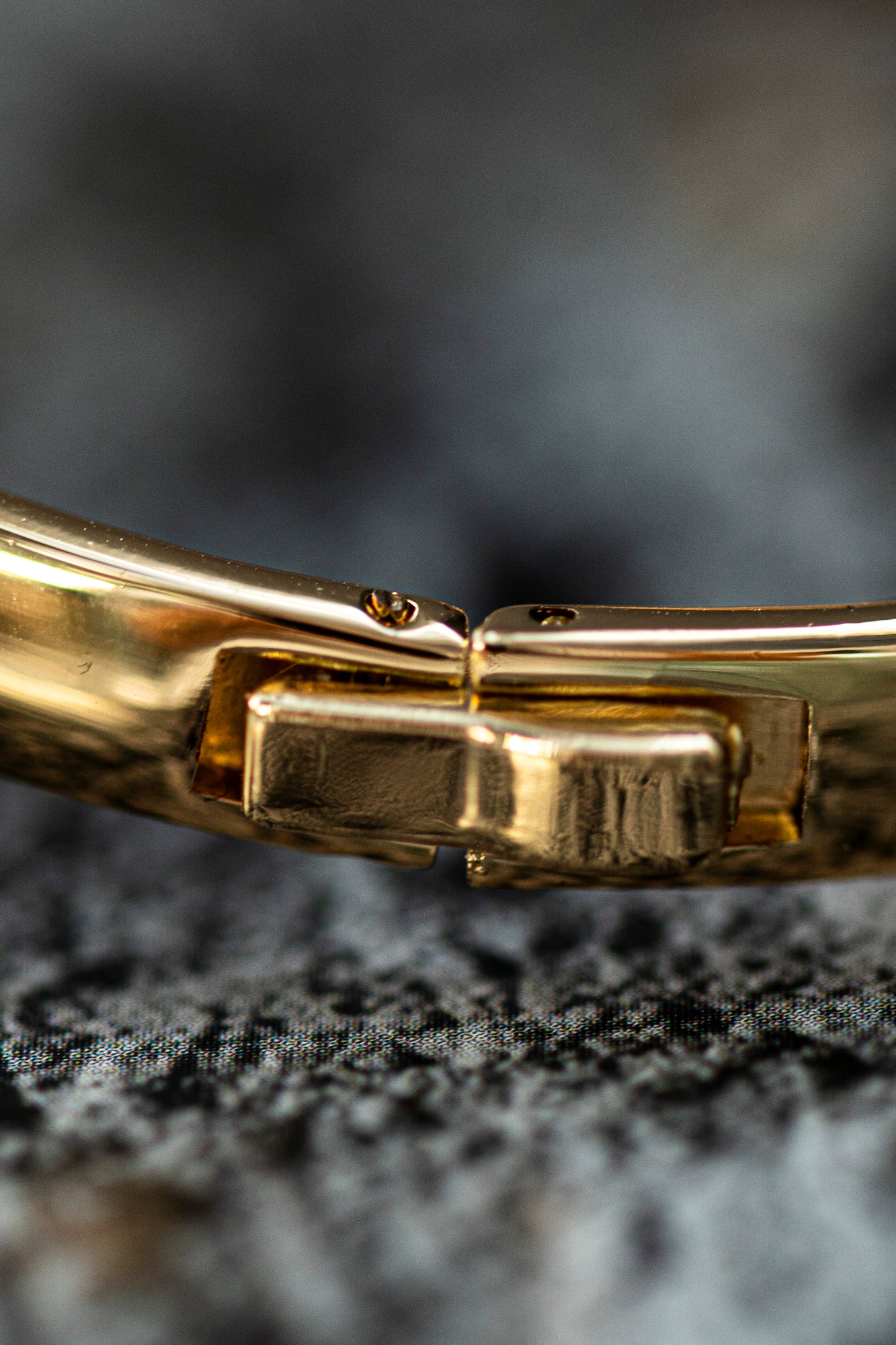 XIMILI GOLD PLATED QUARTZ PRELOVED BANGLE WATCH