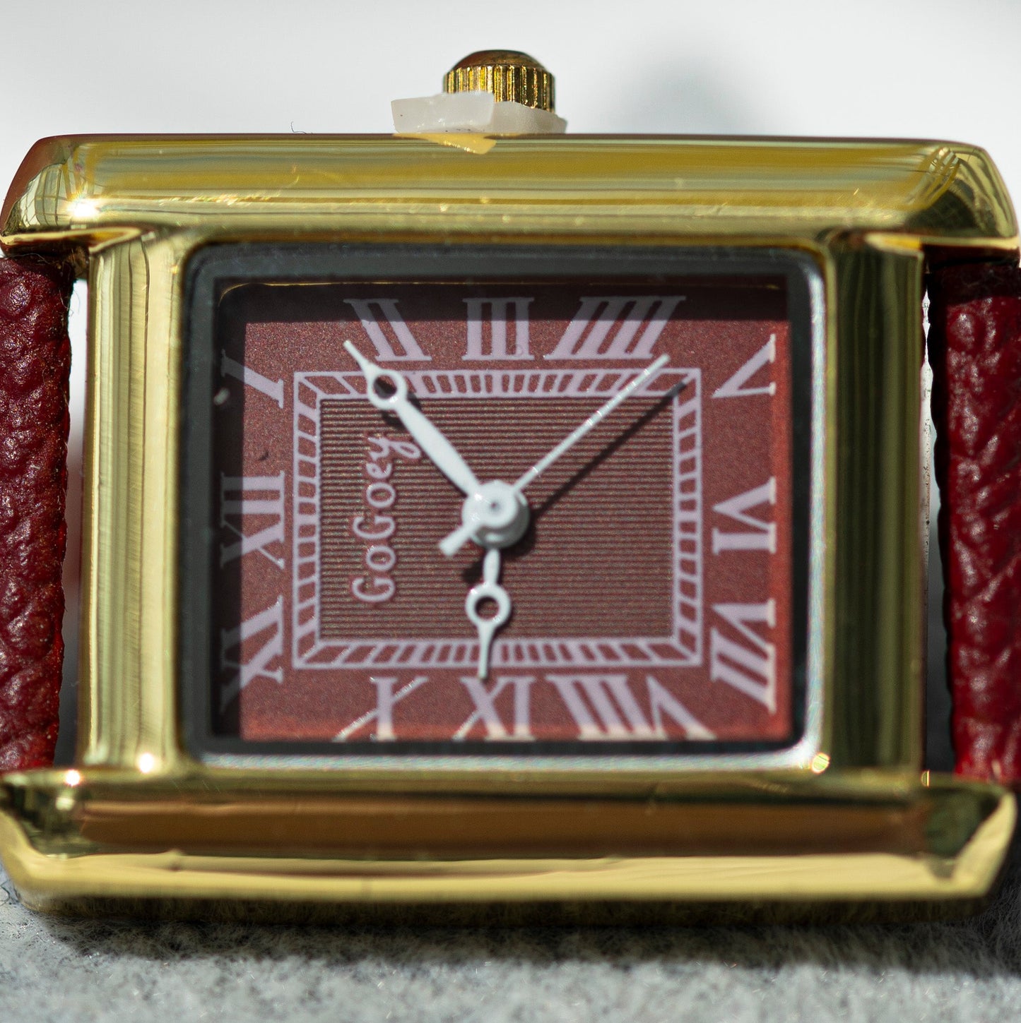 GOGOGY GOLD PLATED QUARTZ PRELOVED WATCH