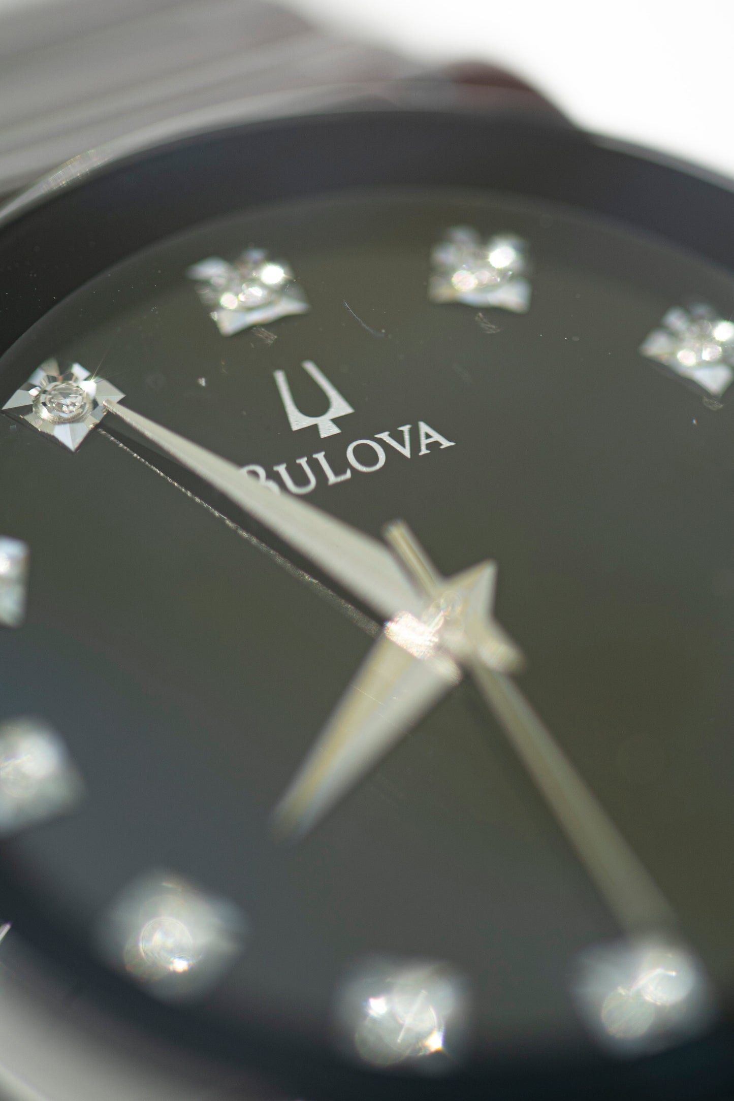 BULOVA BLACK STEEL QUARTZ PRELOVED WATCH