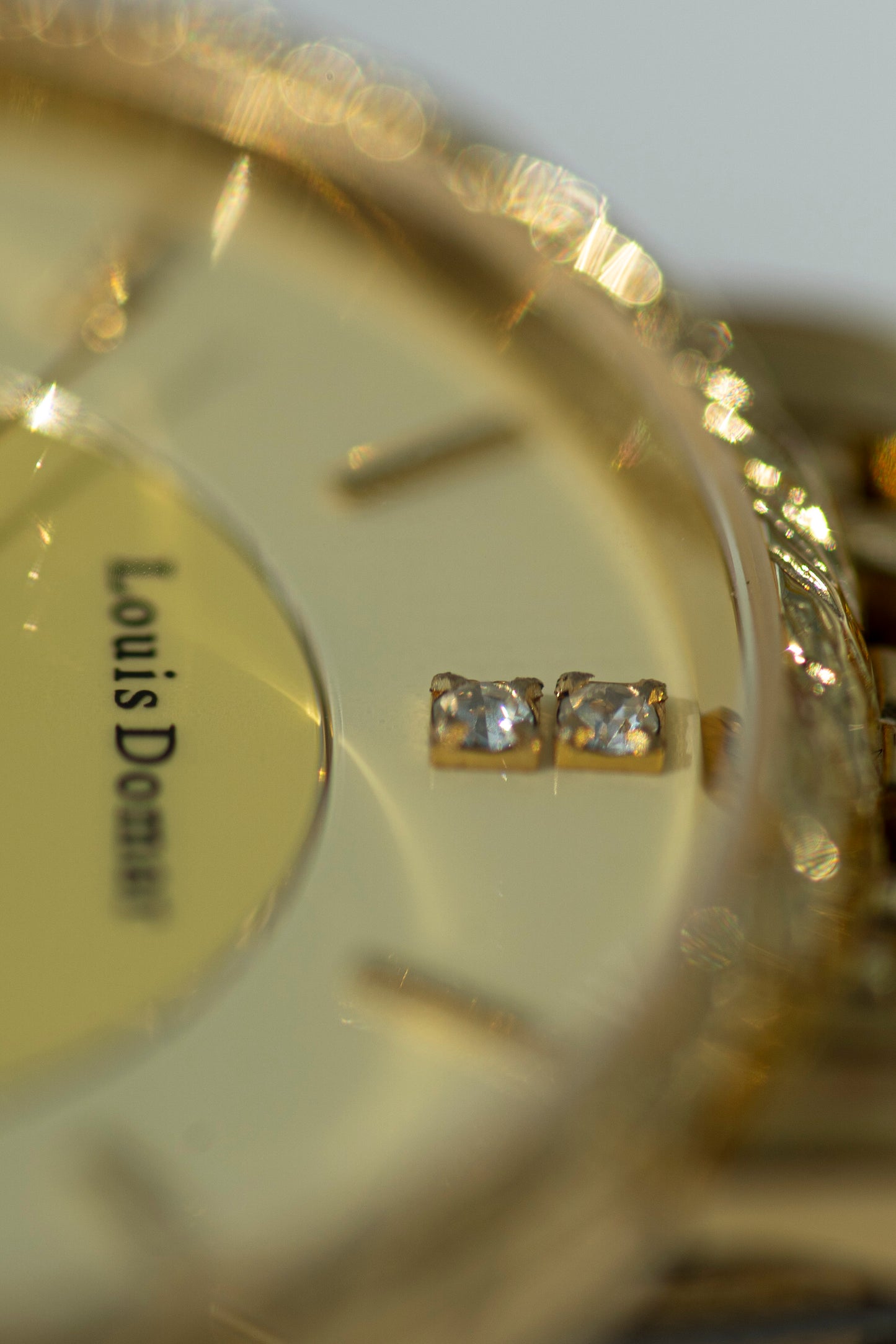 LOUIS DOMAR GOLD PLATED QUARTZ PRELOVED WATCH
