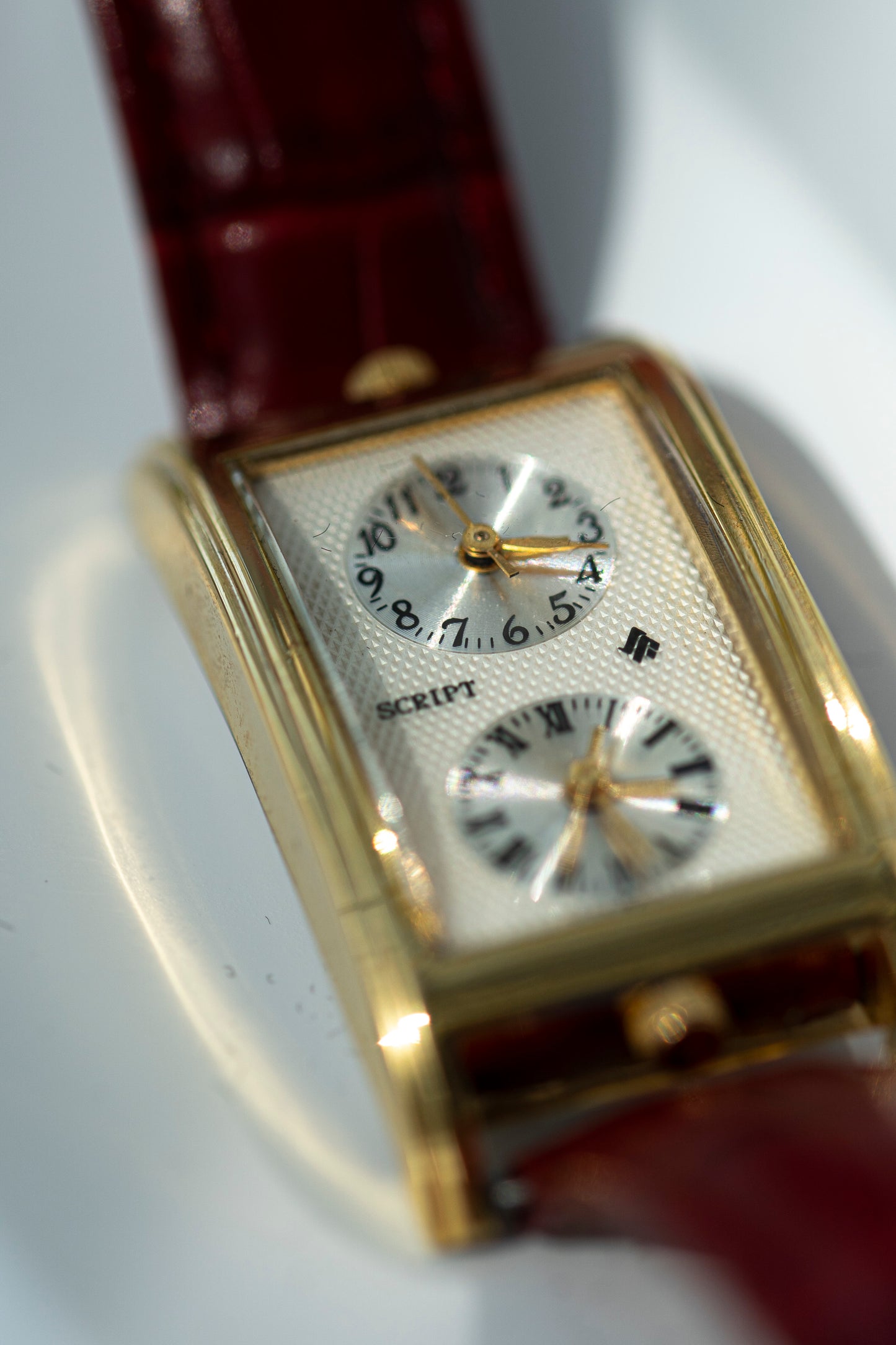 J-AXIS GOLD PLATED JAPAN QUARTZ PRELOVED WATCH
