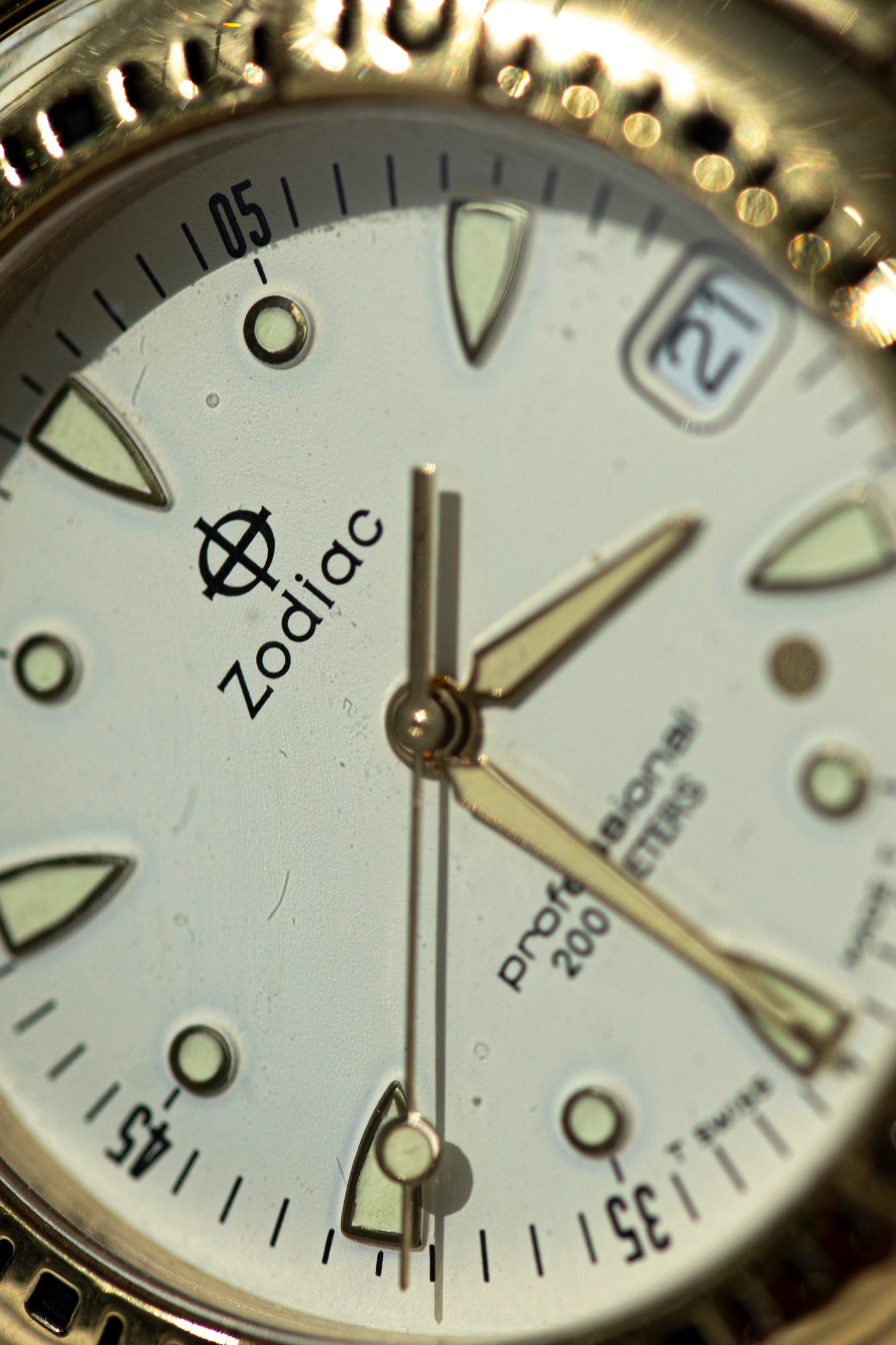 ZODIAC PROFESSIONAL 200M GOLD PLATED QUARTZ SWISS PRELOVED WATCH