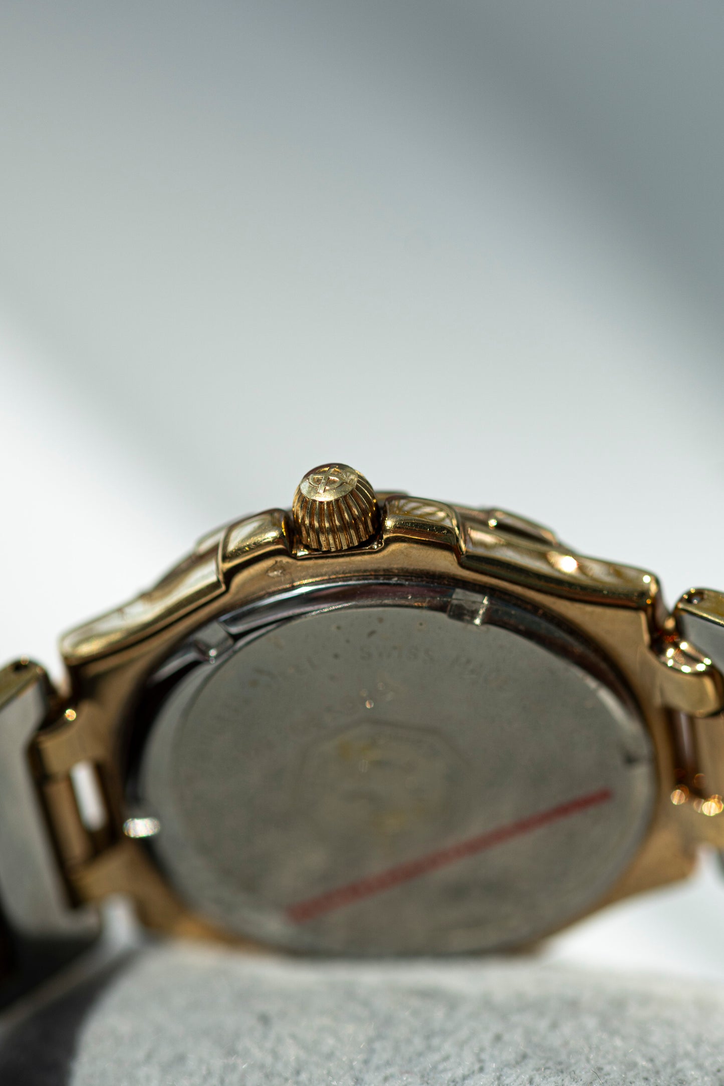 ZODIAC PROFESSIONAL 200M GOLD PLATED QUARTZ SWISS PRELOVED WATCH