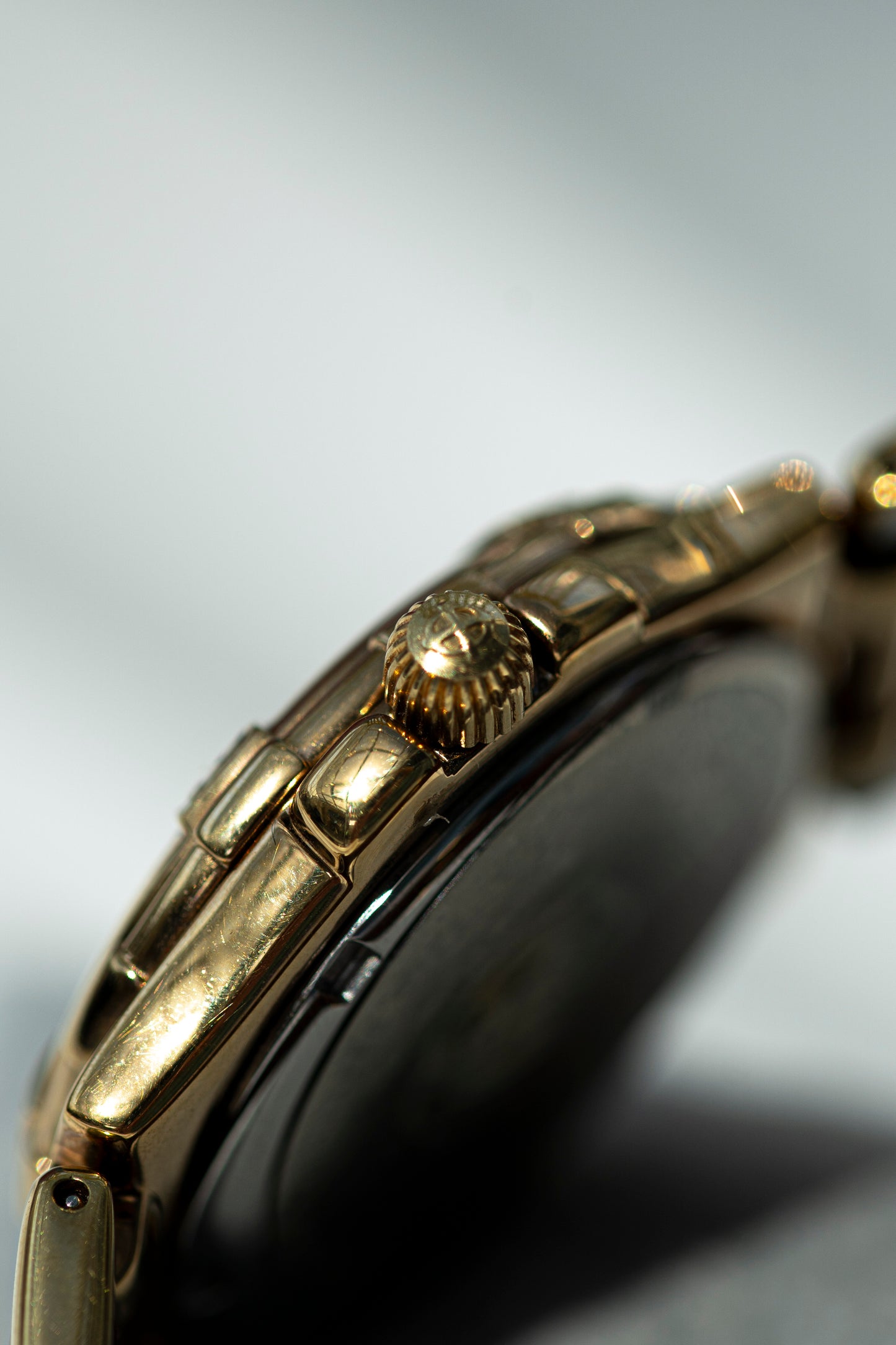 ZODIAC PROFESSIONAL 200M GOLD PLATED QUARTZ SWISS PRELOVED WATCH