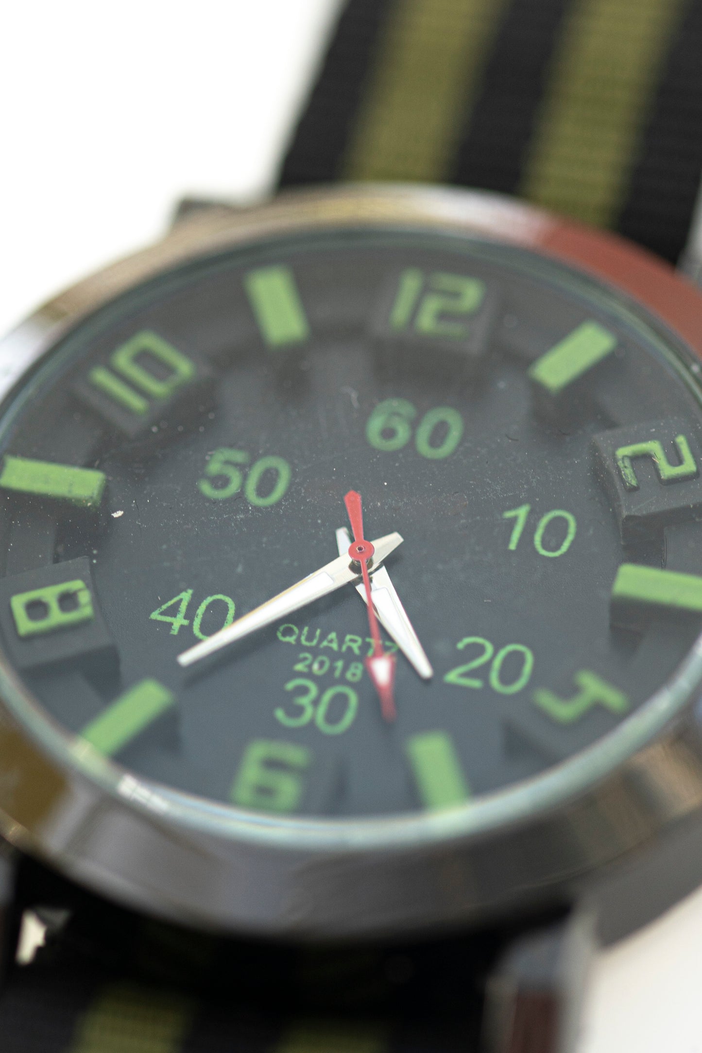 MILITARY STYLE STEEL QUARTZ PRELOVED WATCH
