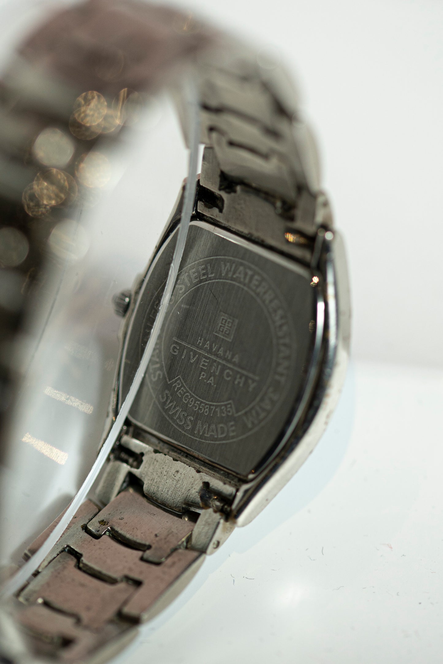 GIVENCHY STEEL SWISS QUARTZ PRELOVED WATCH