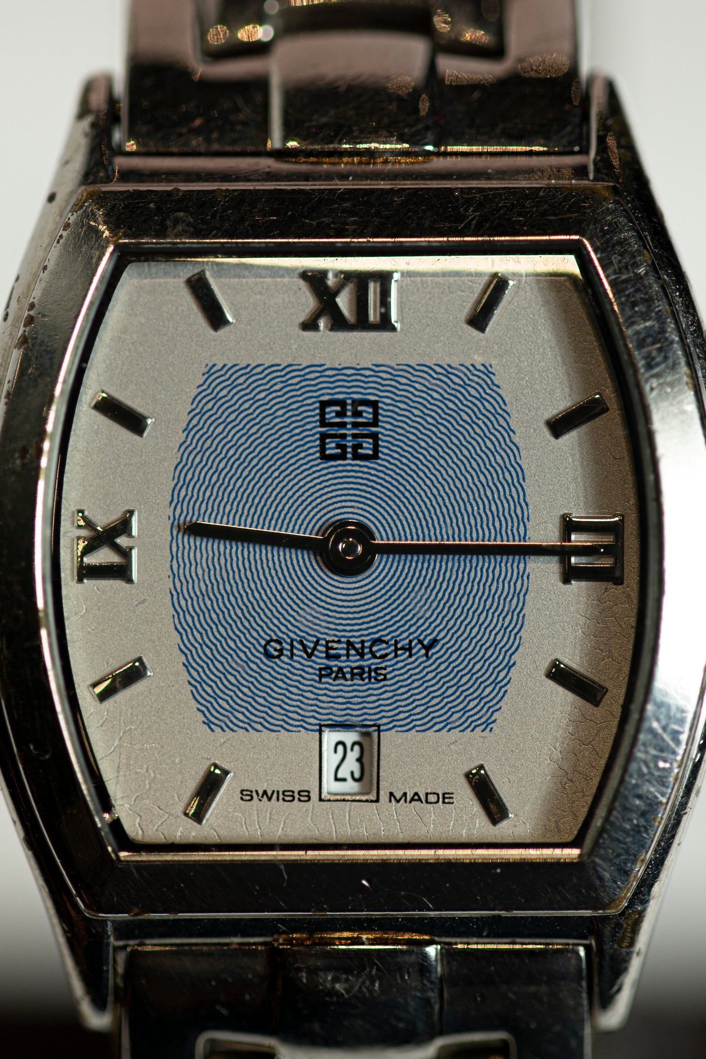 GIVENCHY STEEL SWISS QUARTZ PRELOVED WATCH