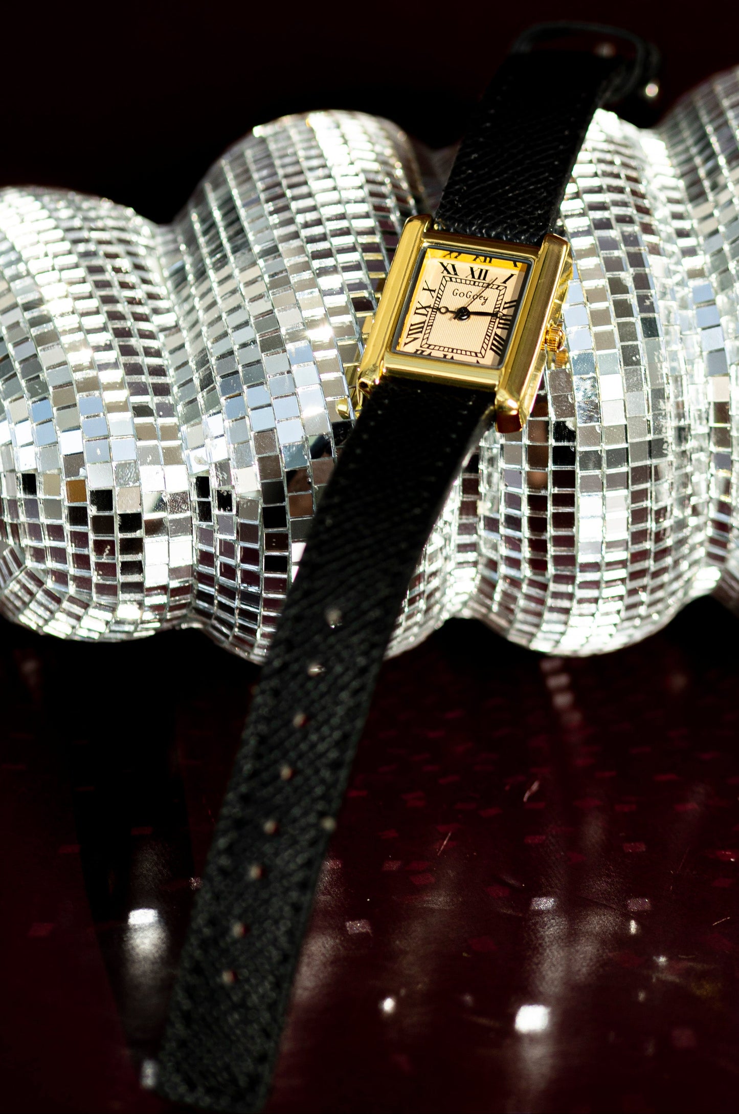 GOGOEY GOLD PLATED QUARTZ FASHION WATCH CHINESE