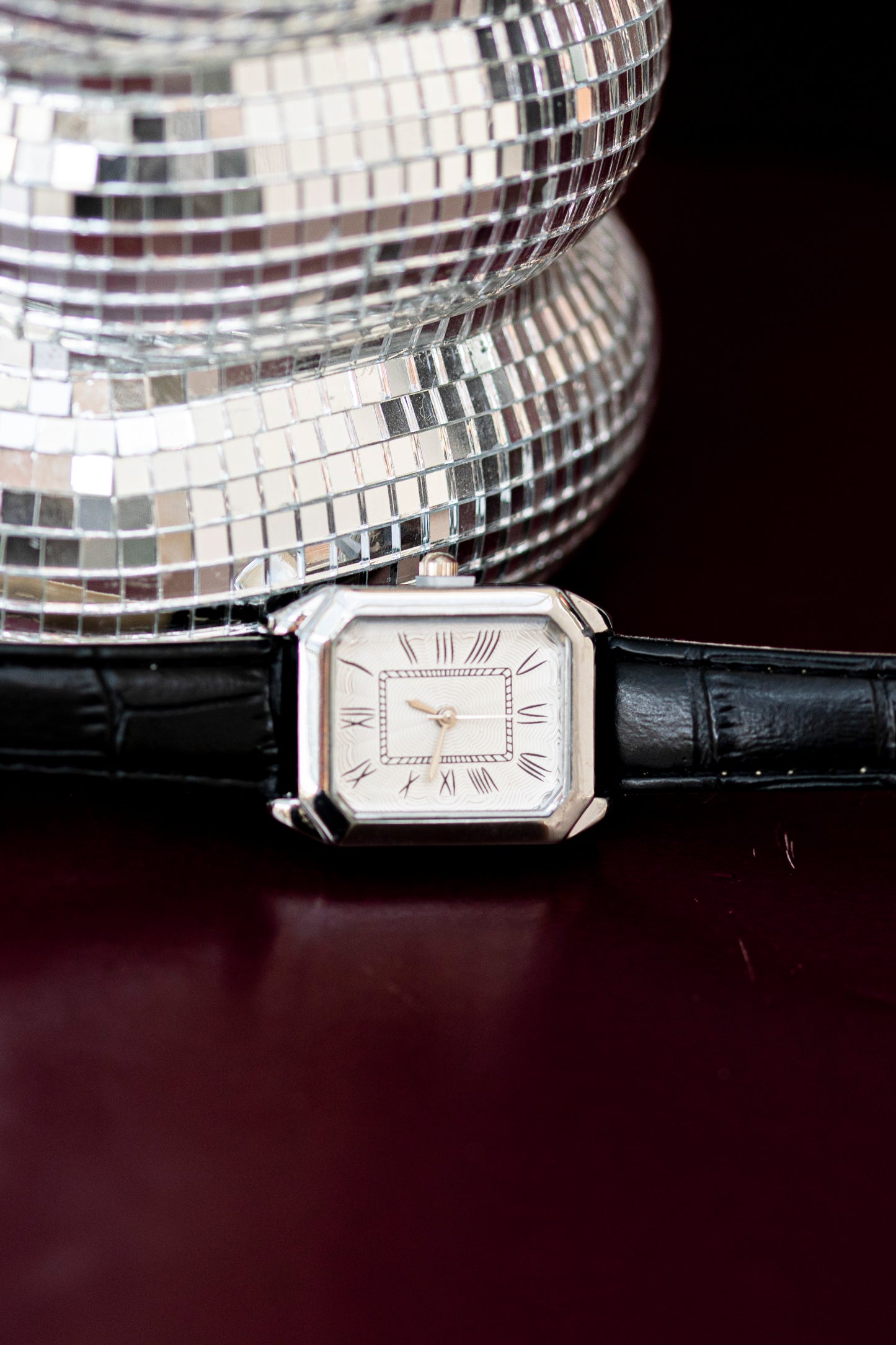 ELEGANT RECTANGULAR STEEL QUARTZ FASHION WATCH CHINESE