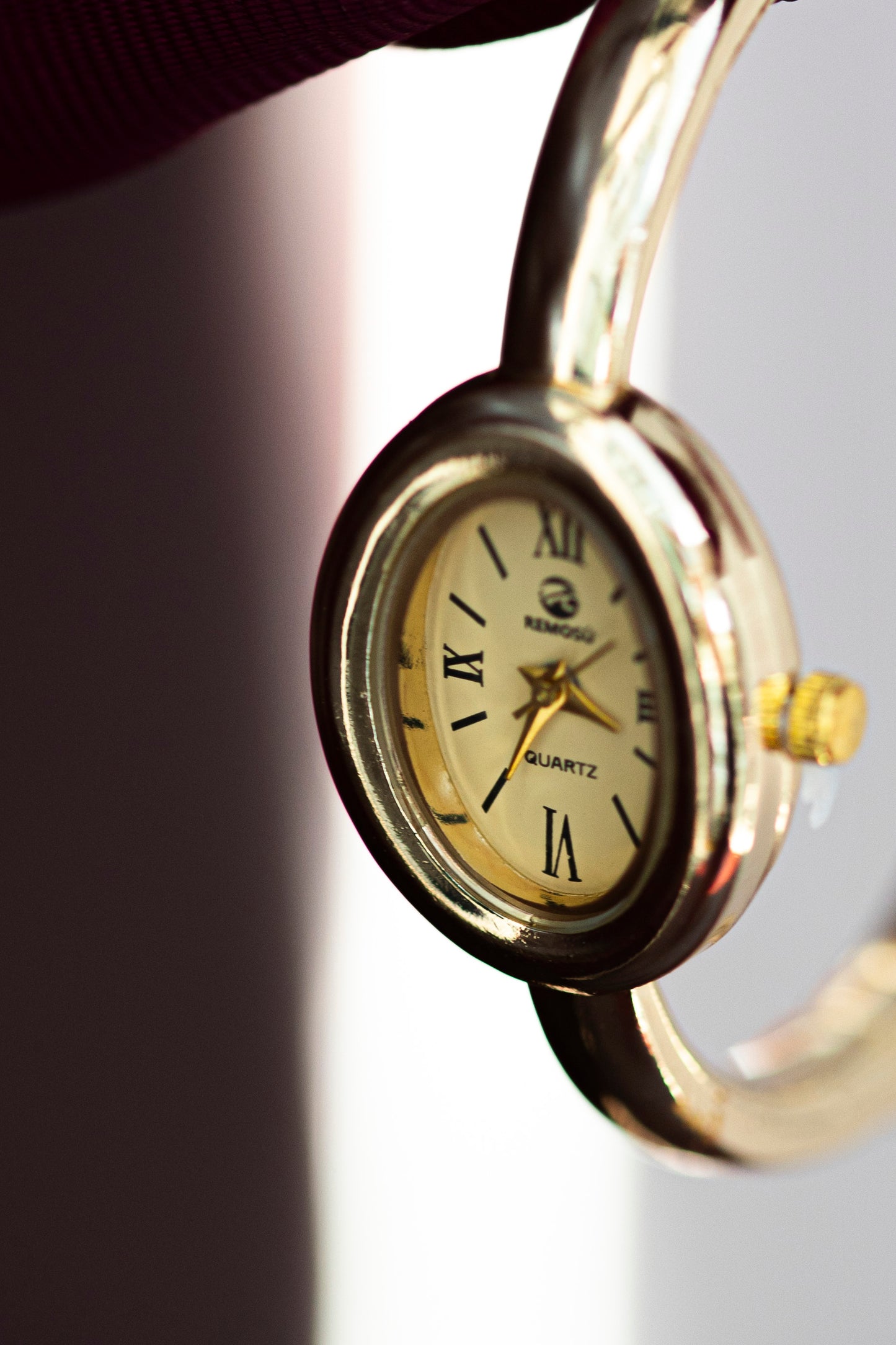 REMOSU GOLD PLATED QUARTZ JAPANESE FASHION WATCH