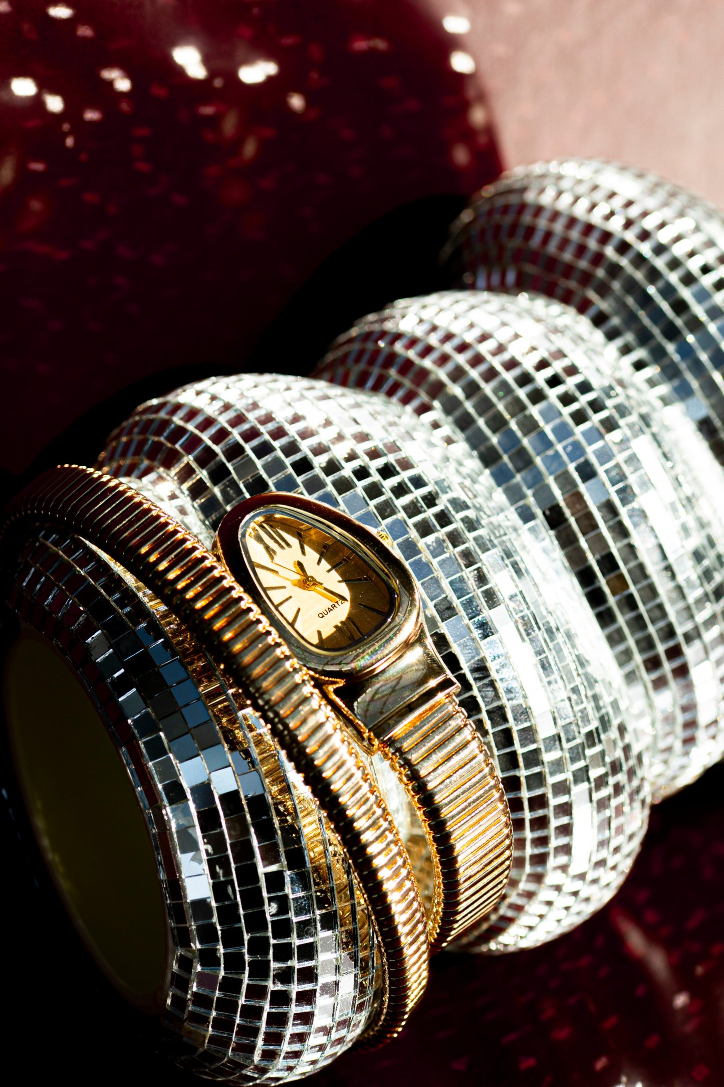 GOLD PLATED QUARTZ JAPAN FASHION BANGLE WATCH