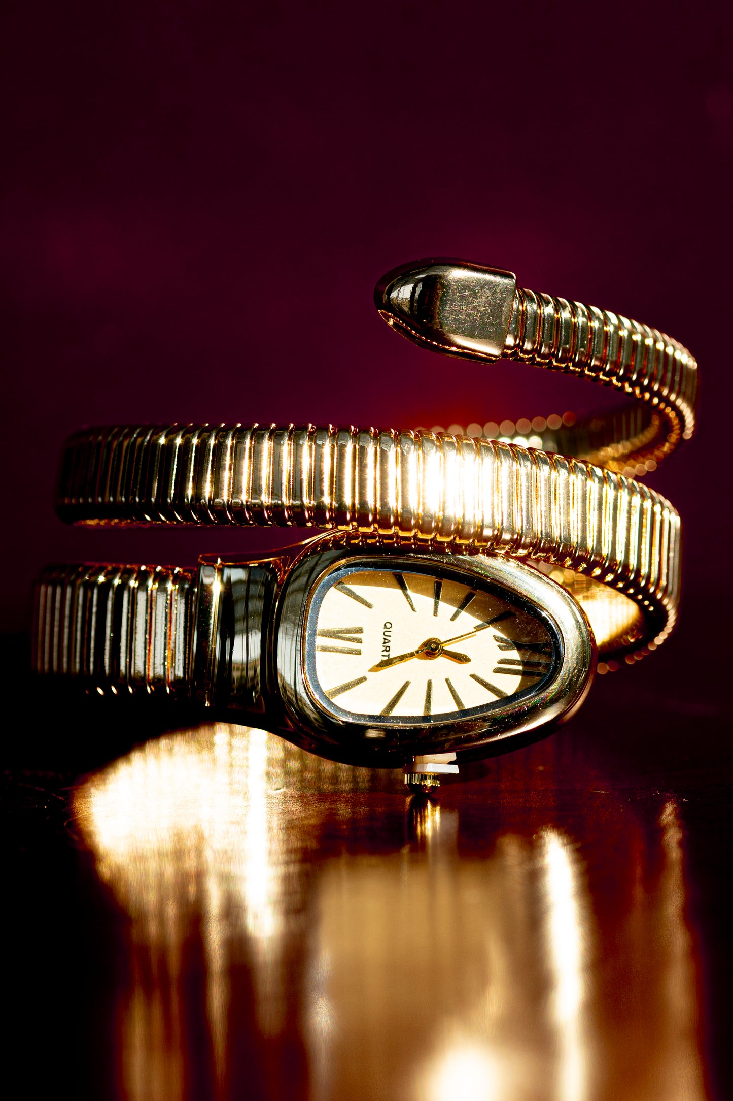 GOLD PLATED QUARTZ JAPAN FASHION BANGLE WATCH