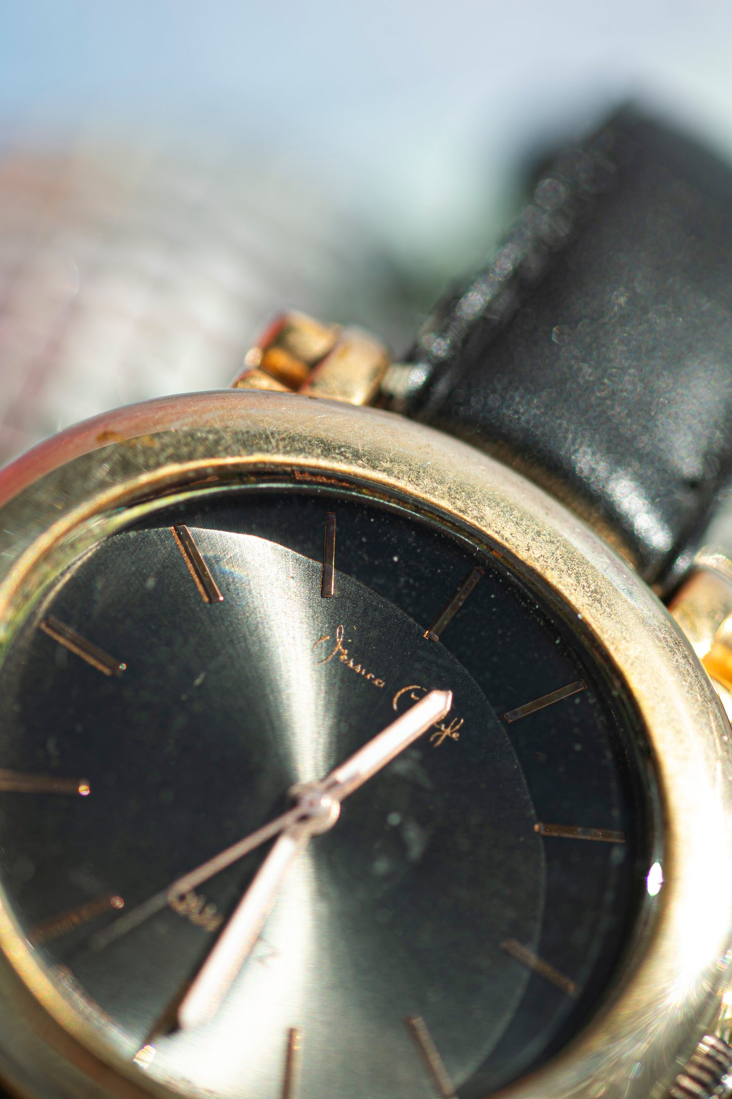 CLASSIC GOLD PLATED QUARTZ CHINA PRELOVED WATCH