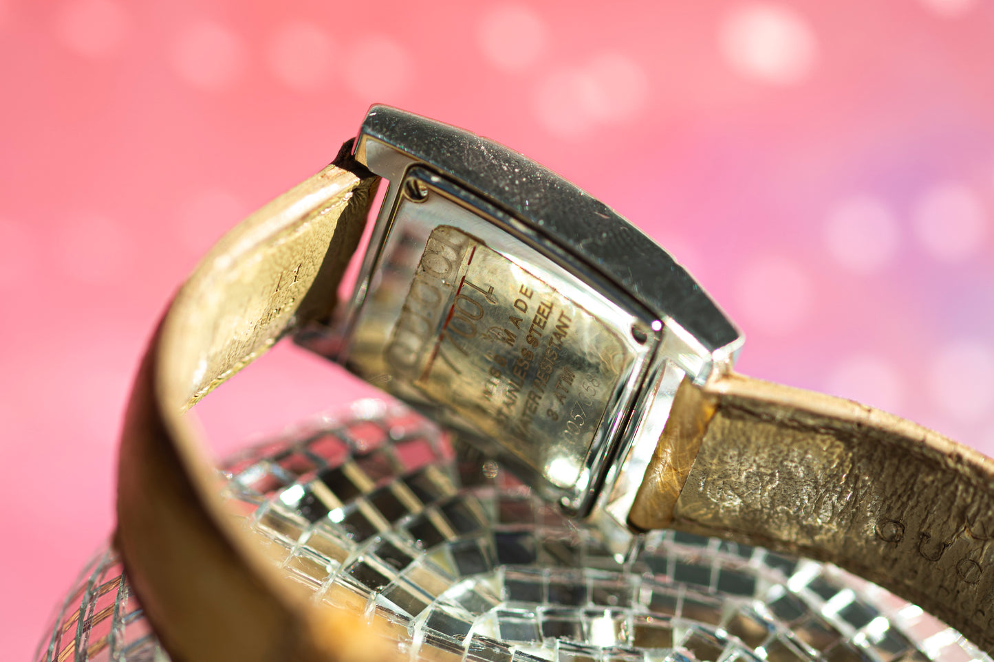 GUCCI G-FRAME QUARTZ SWISS PRELOVED WATCH