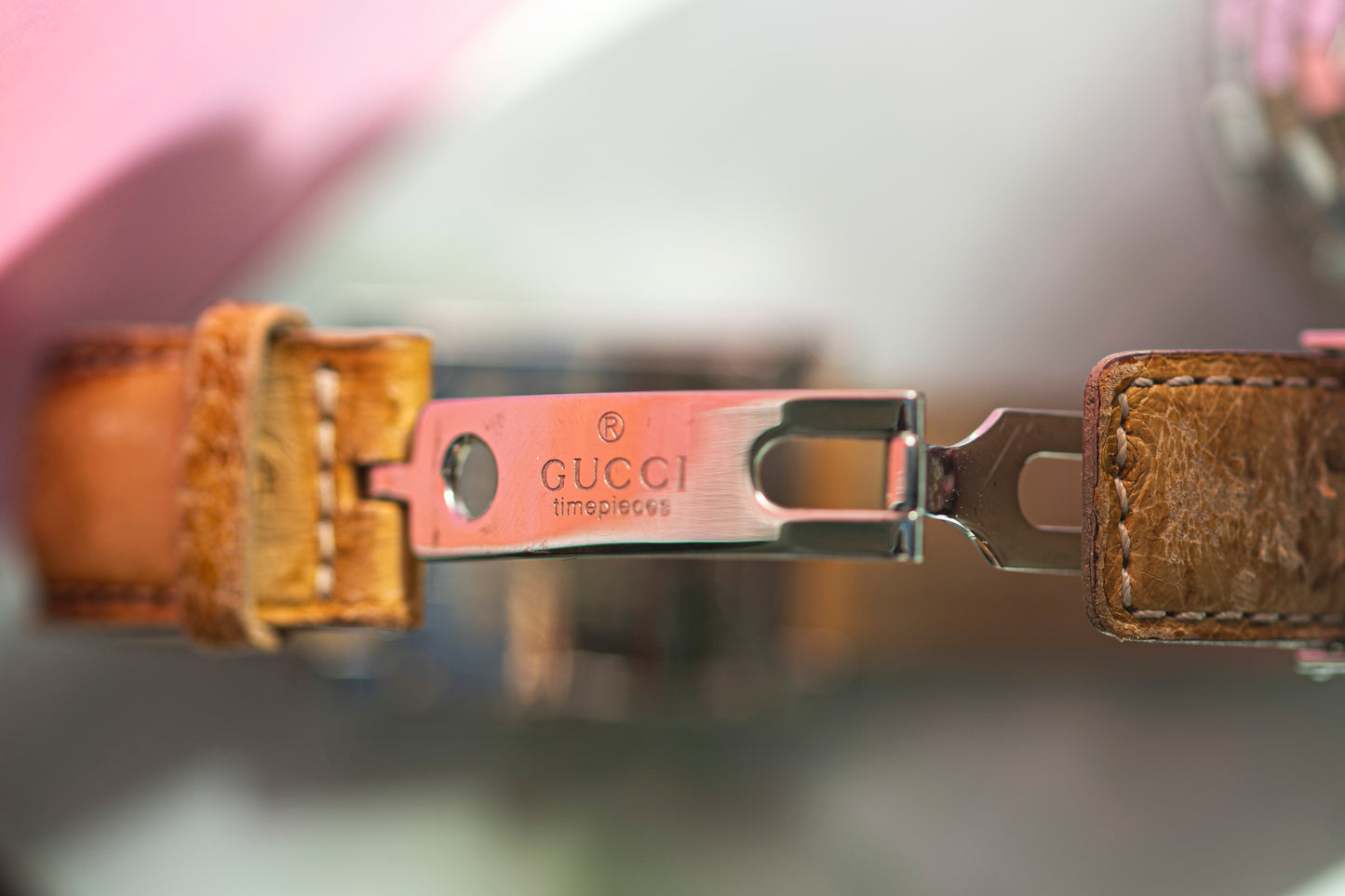 GUCCI G-FRAME QUARTZ SWISS PRELOVED WATCH