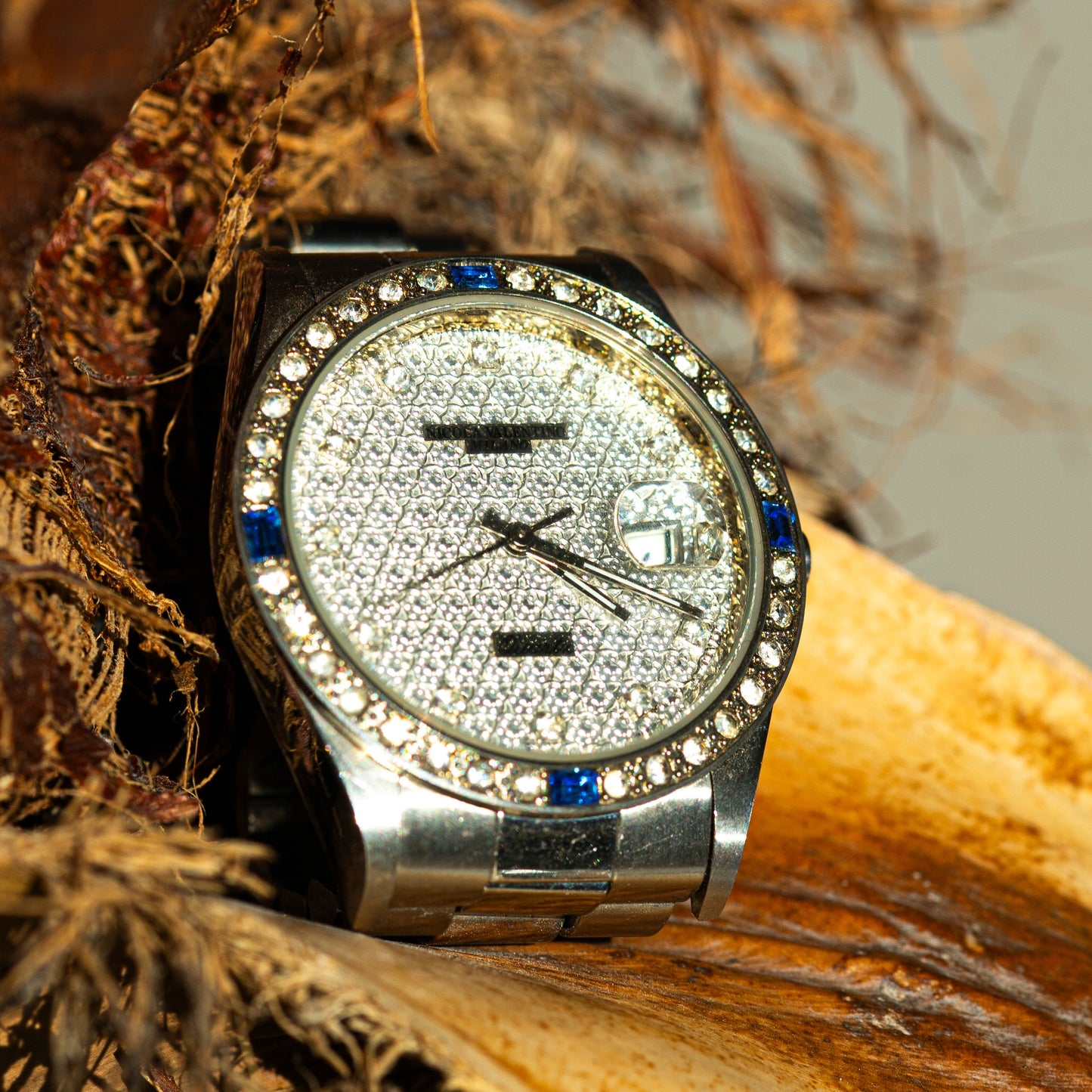 NICOLA VALENTINO SWAROVSKI CRYSTALS QUARTZ JAPAN PRELOVED WATCH
