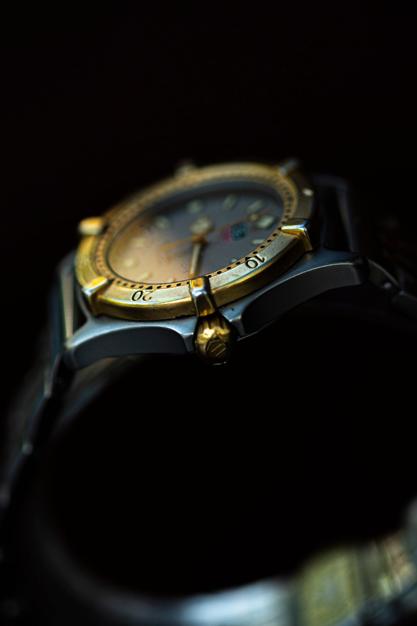 TAG HEUER 200 METERS AUTOMATIC SWISS PRELOVED WATCH