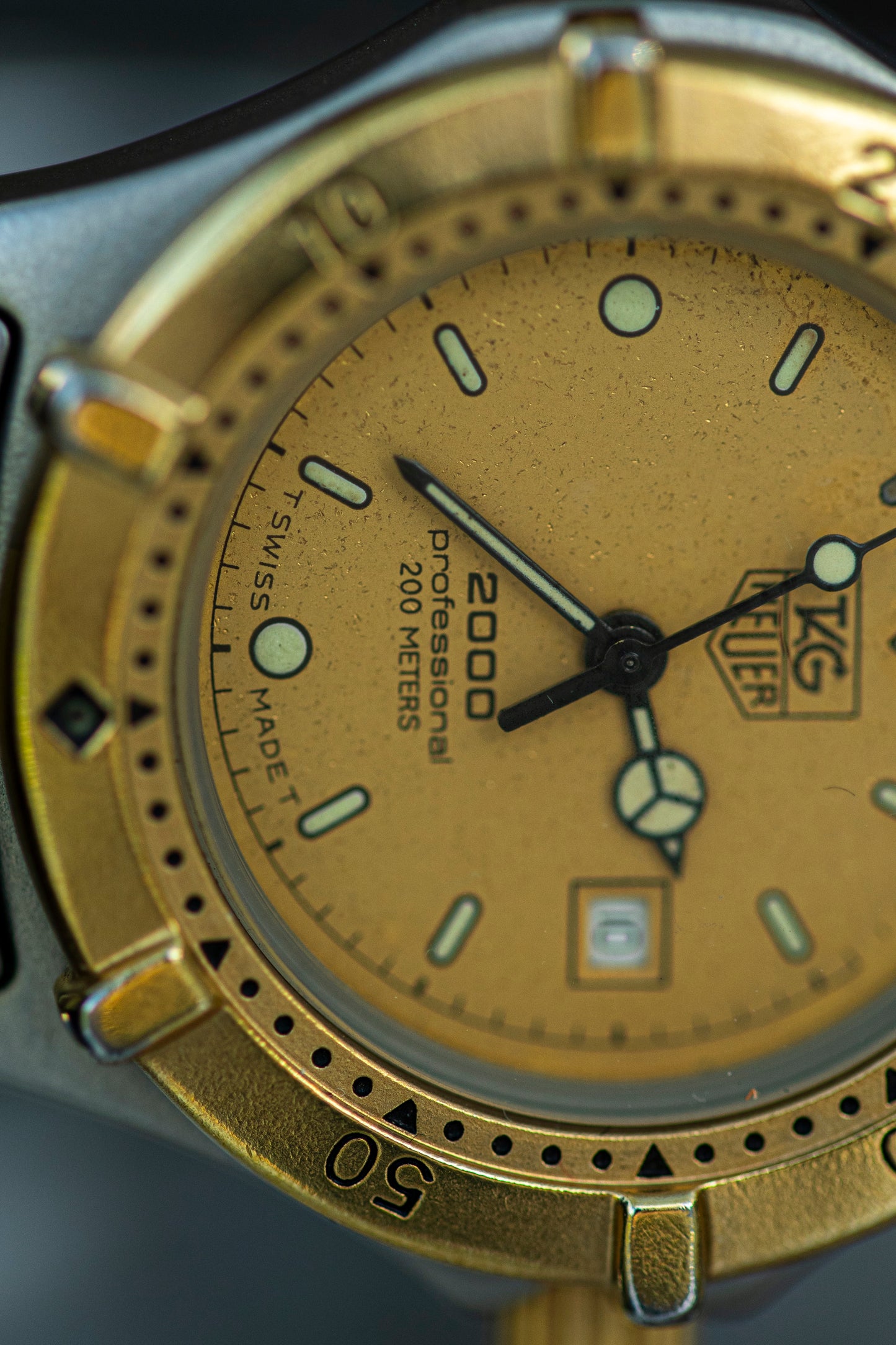 TAG HEUER 2000 PROFESSIONAL TWO TONE QUARTZ SWISS PRELOVED WATCH