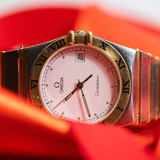 OMEGA CONSTELLATION 1980s DATE QUARTZ SWISS PRELOVED 18K GOLD BEZEL TWO TONE WATCH