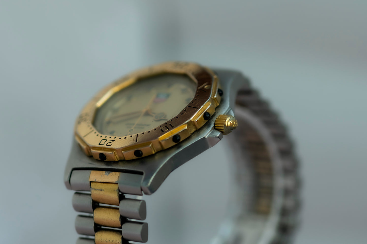 TAG HEUER PROFESSIONAL 200 METERS TWO-TONE CHAMPAGNE DIAL STAINLESS STEEL SWISS QUARTZ PRELOVED WATCH