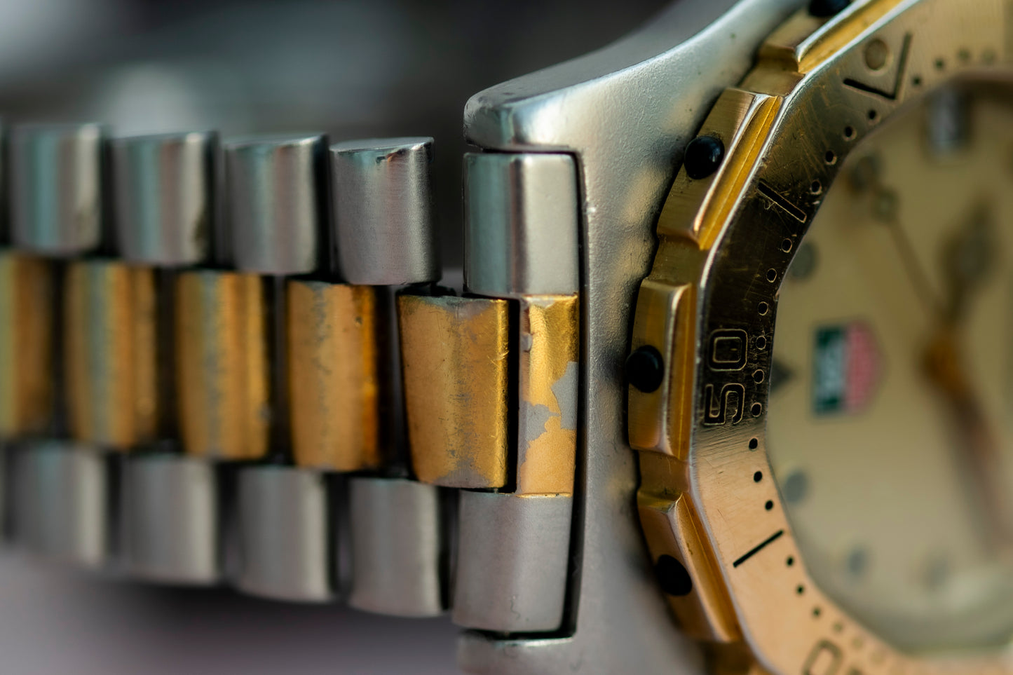 TAG HEUER PROFESSIONAL 200 METERS TWO-TONE CHAMPAGNE DIAL STAINLESS STEEL SWISS QUARTZ PRELOVED WATCH